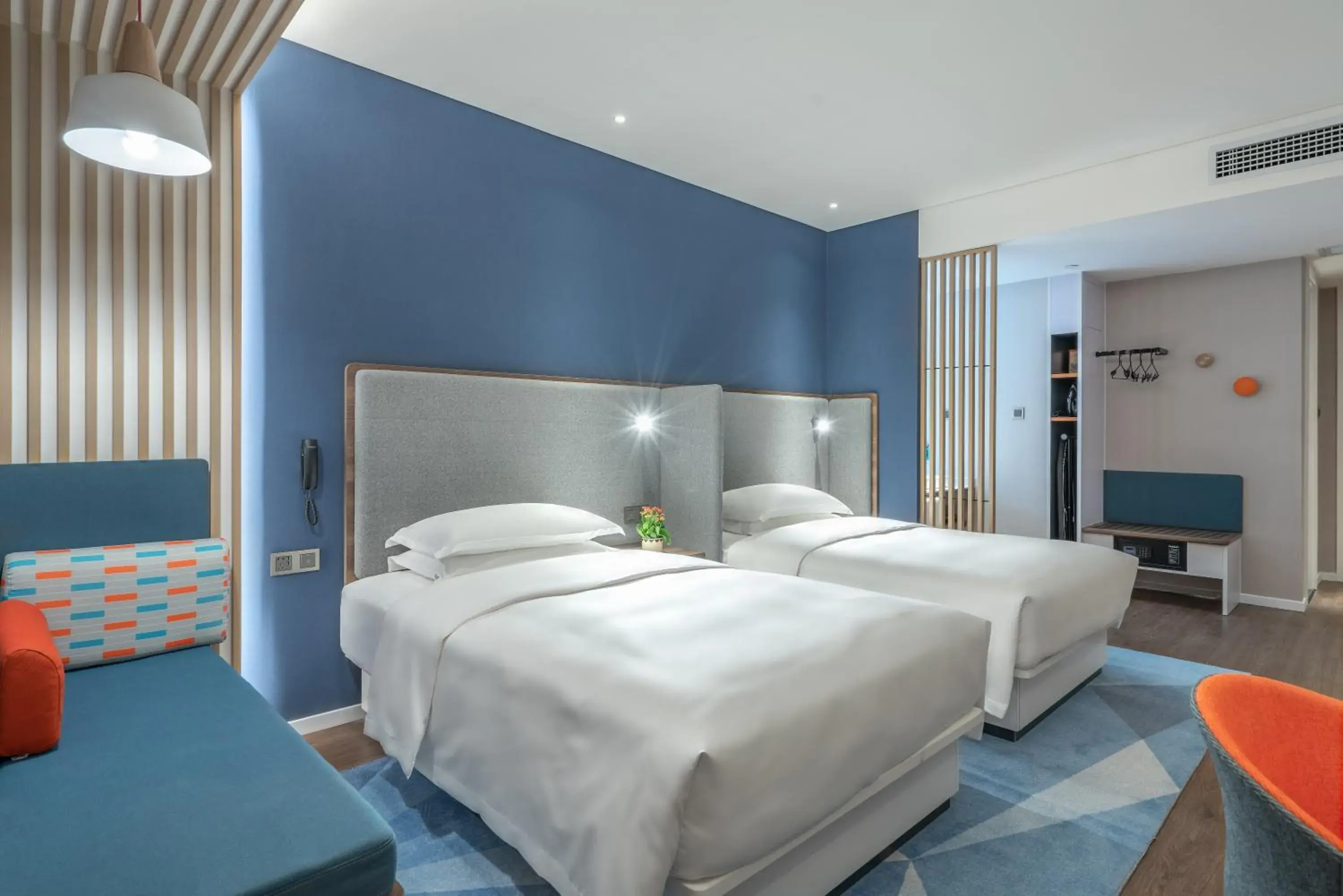 On site, Bed in Holiday Inn Express Changsha South Railway Station, an IHG Hotel