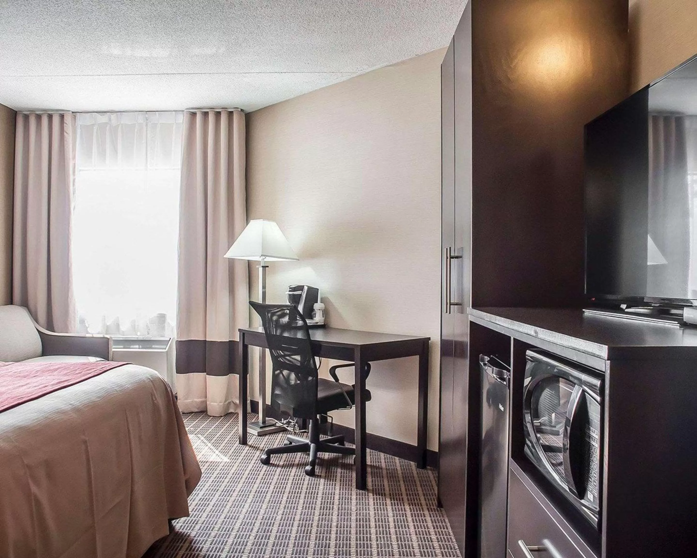 Photo of the whole room, Bed in Comfort Inn