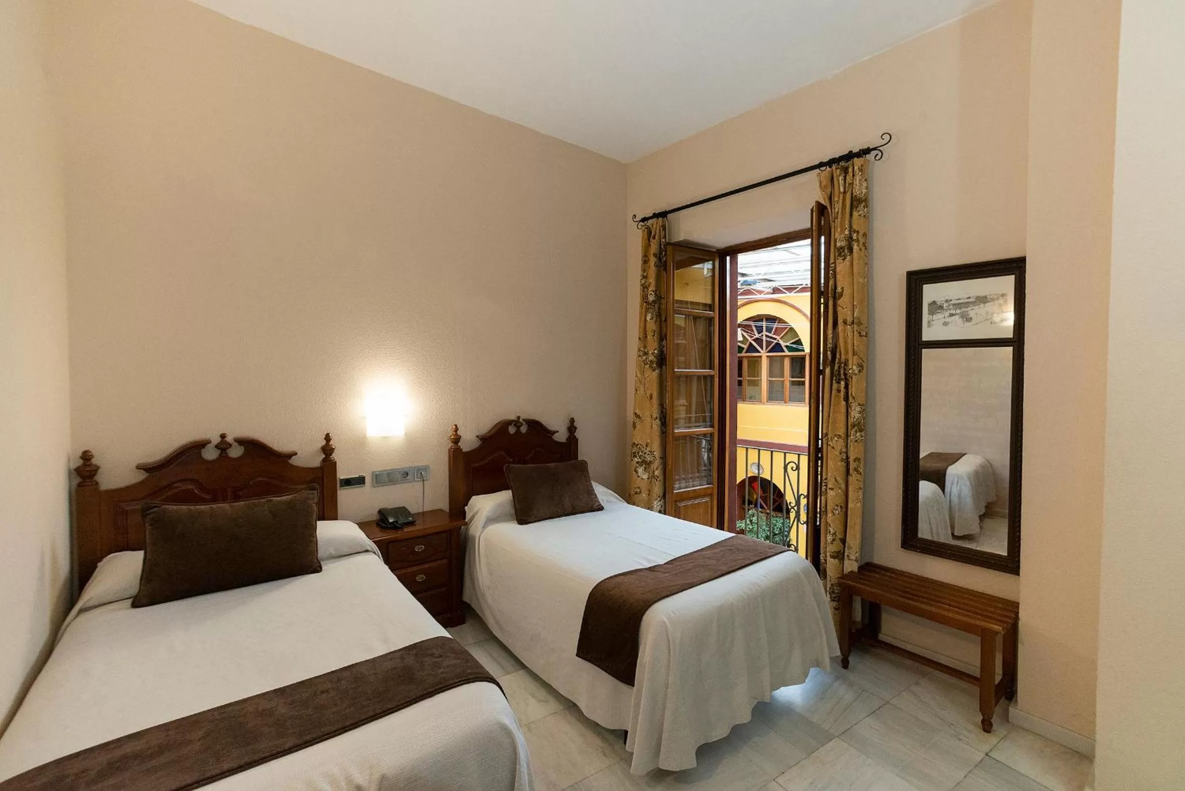 Photo of the whole room, Bed in Hotel Casa Museo de la Mezquita