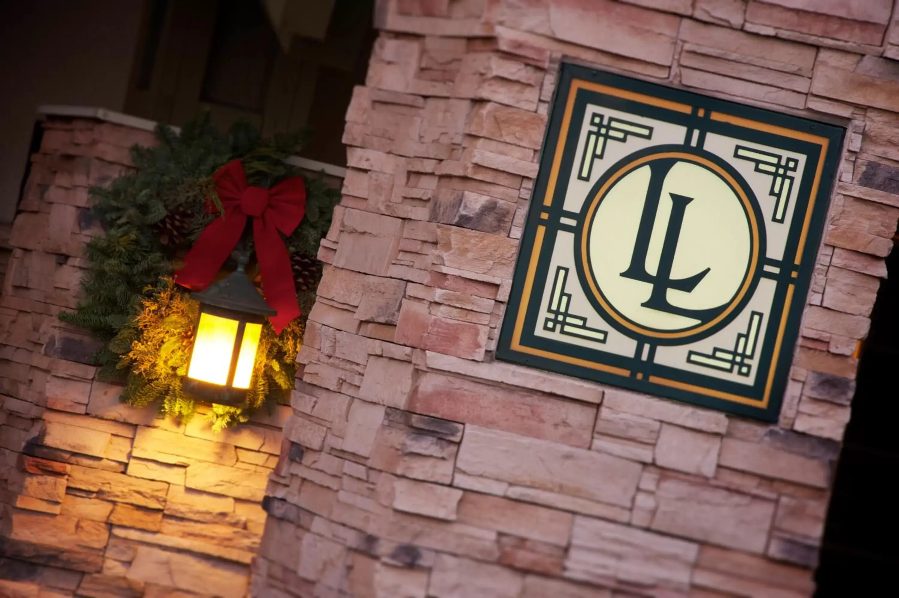 Facade/entrance in Larkspur Landing Roseville-An All-Suite Hotel