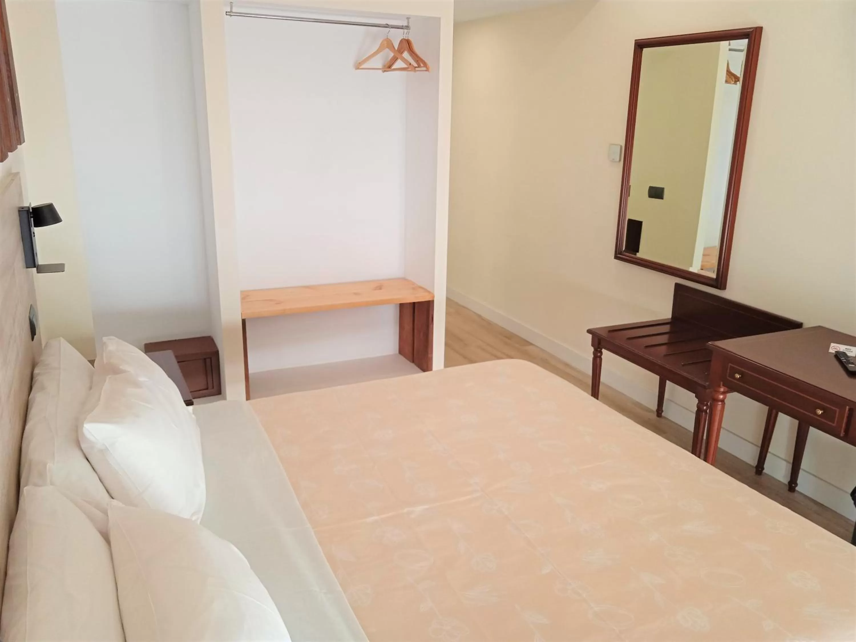 Photo of the whole room, Bed in Hotel 153