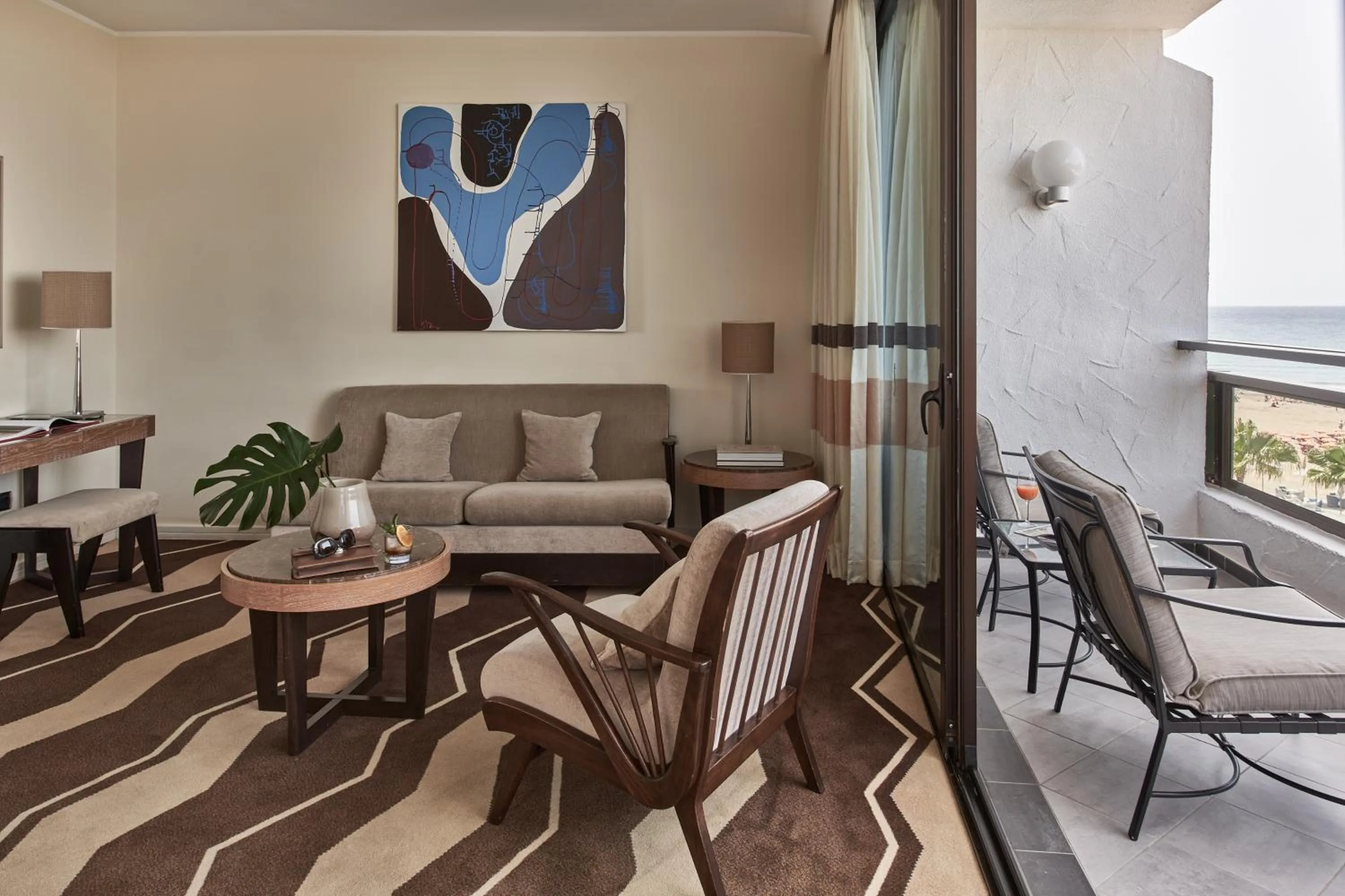 Photo of the whole room in Seaside Palm Beach