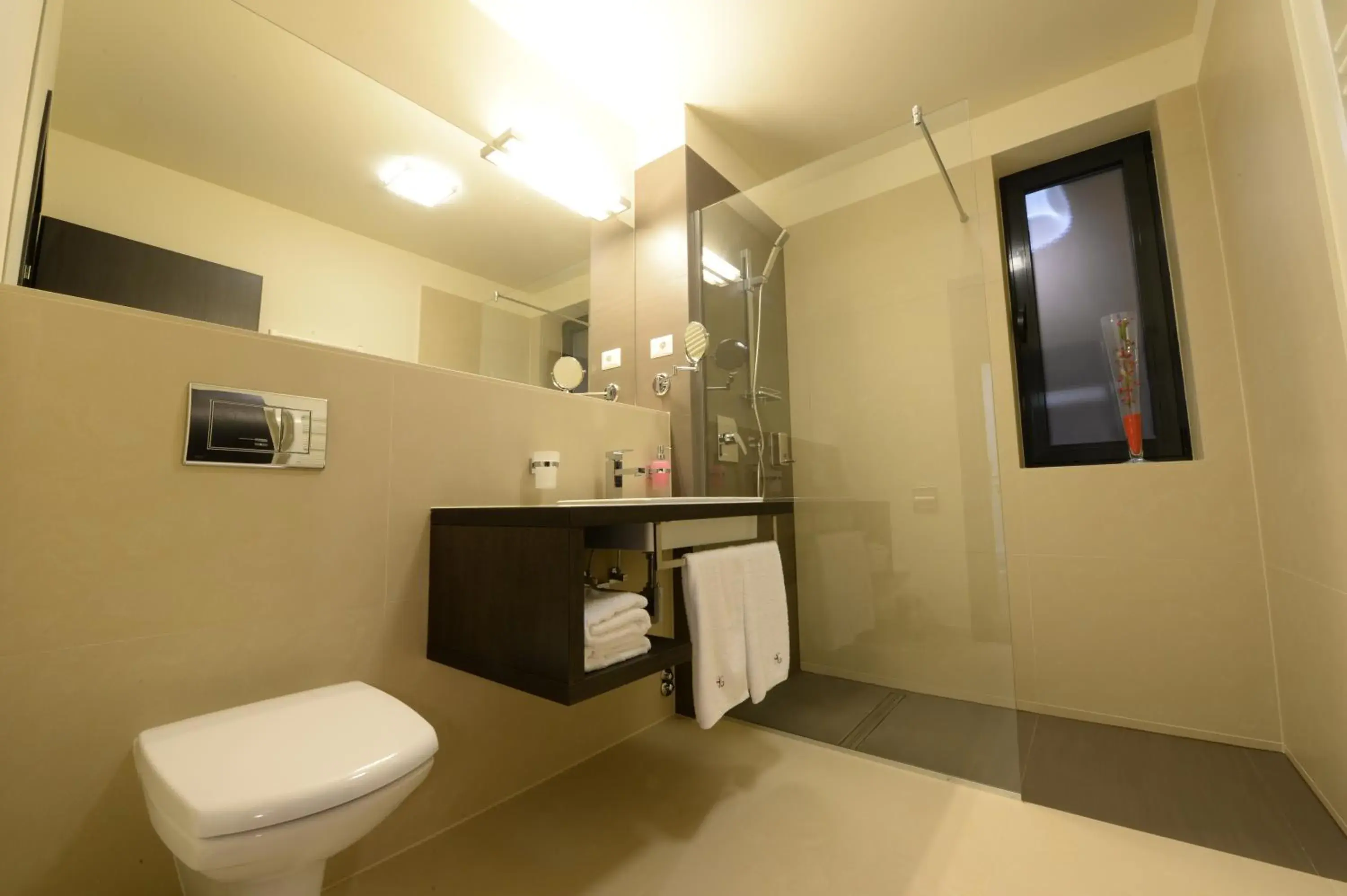 Bathroom in Hotel Galaxy