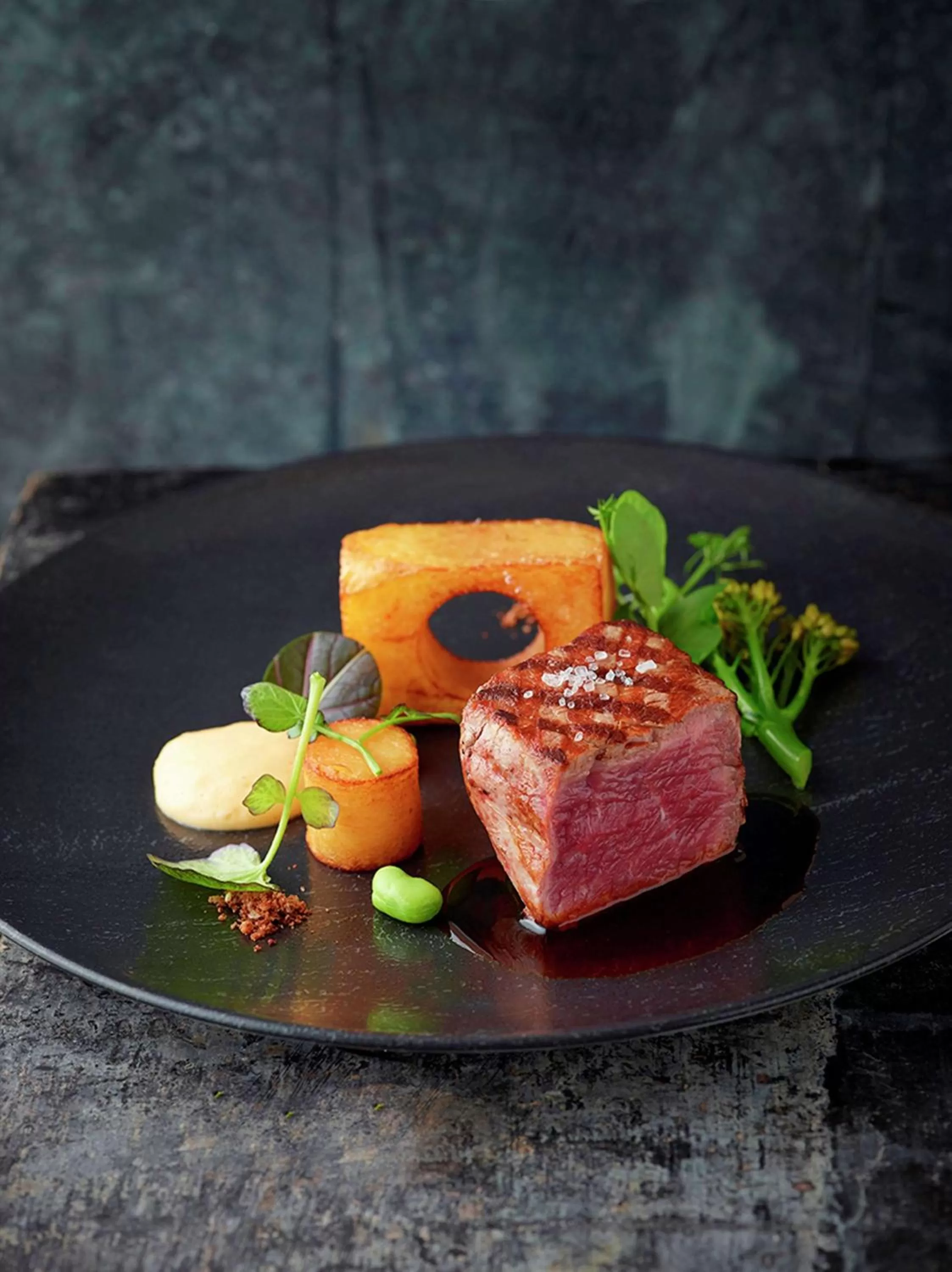 Restaurant/places to eat in Hilton Antwerp Old Town