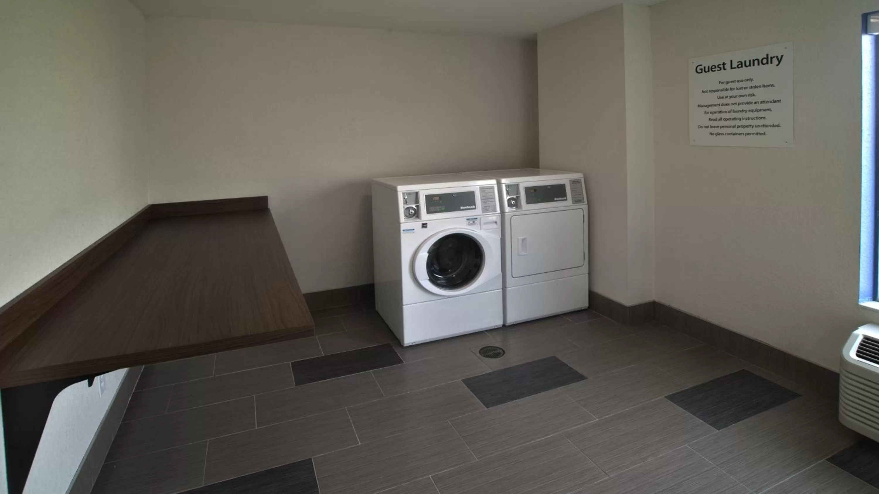 Lobby or reception in Holiday Inn Express & Suites Evansville North by IHG