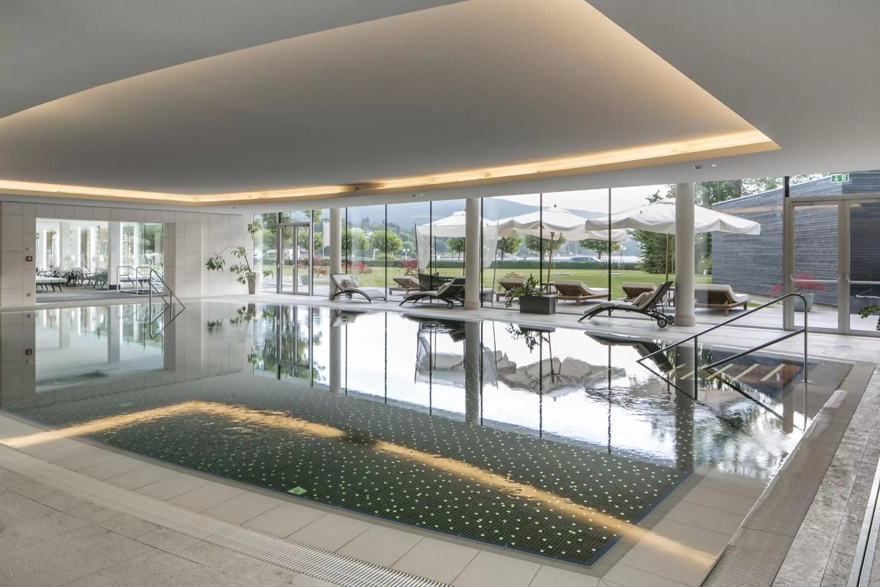 Spa and wellness centre/facilities, Swimming Pool in Falkensteiner Schlosshotel Velden – The Leading Hotels of the World