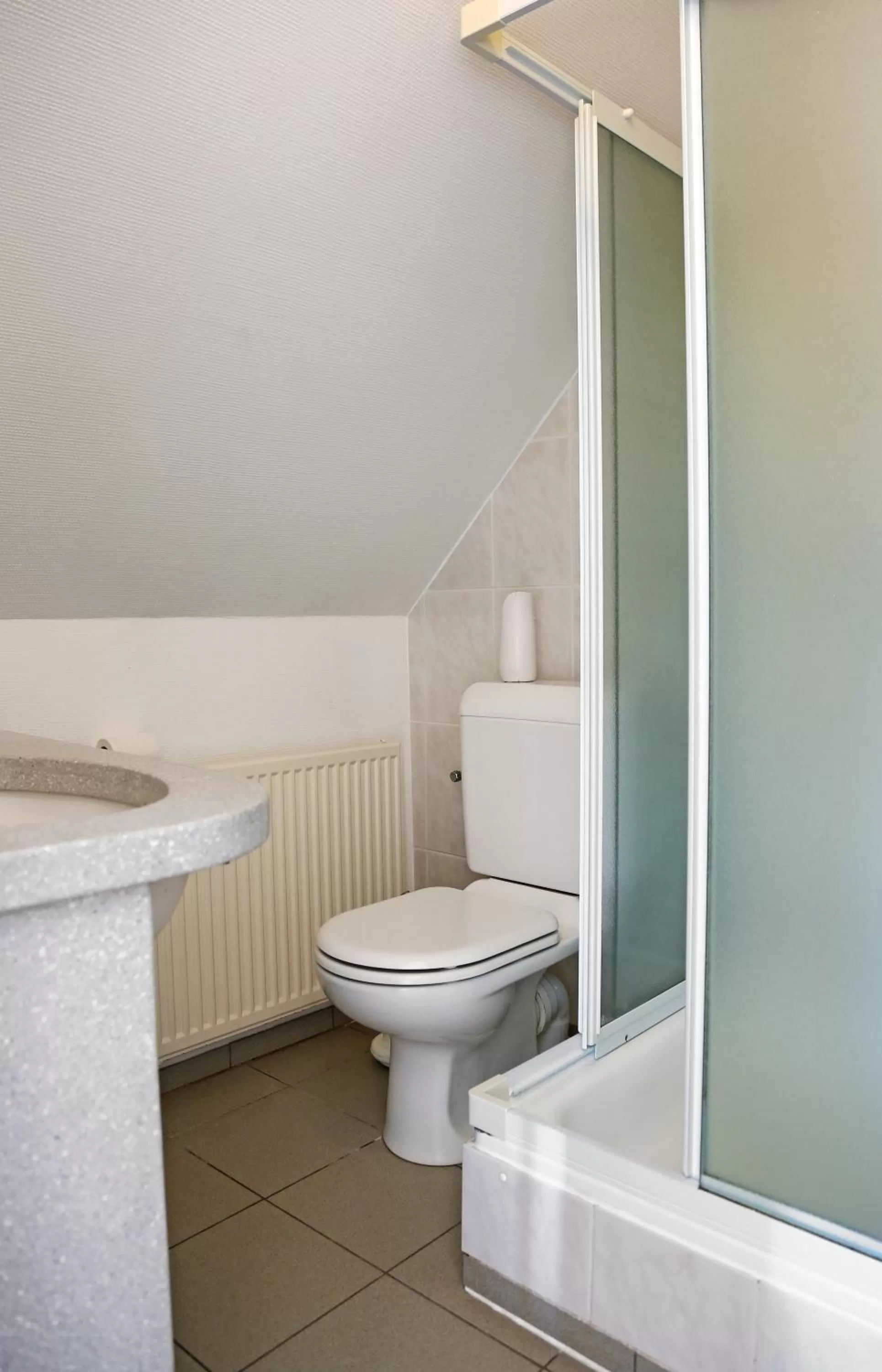 Toilet in Logies Ternier