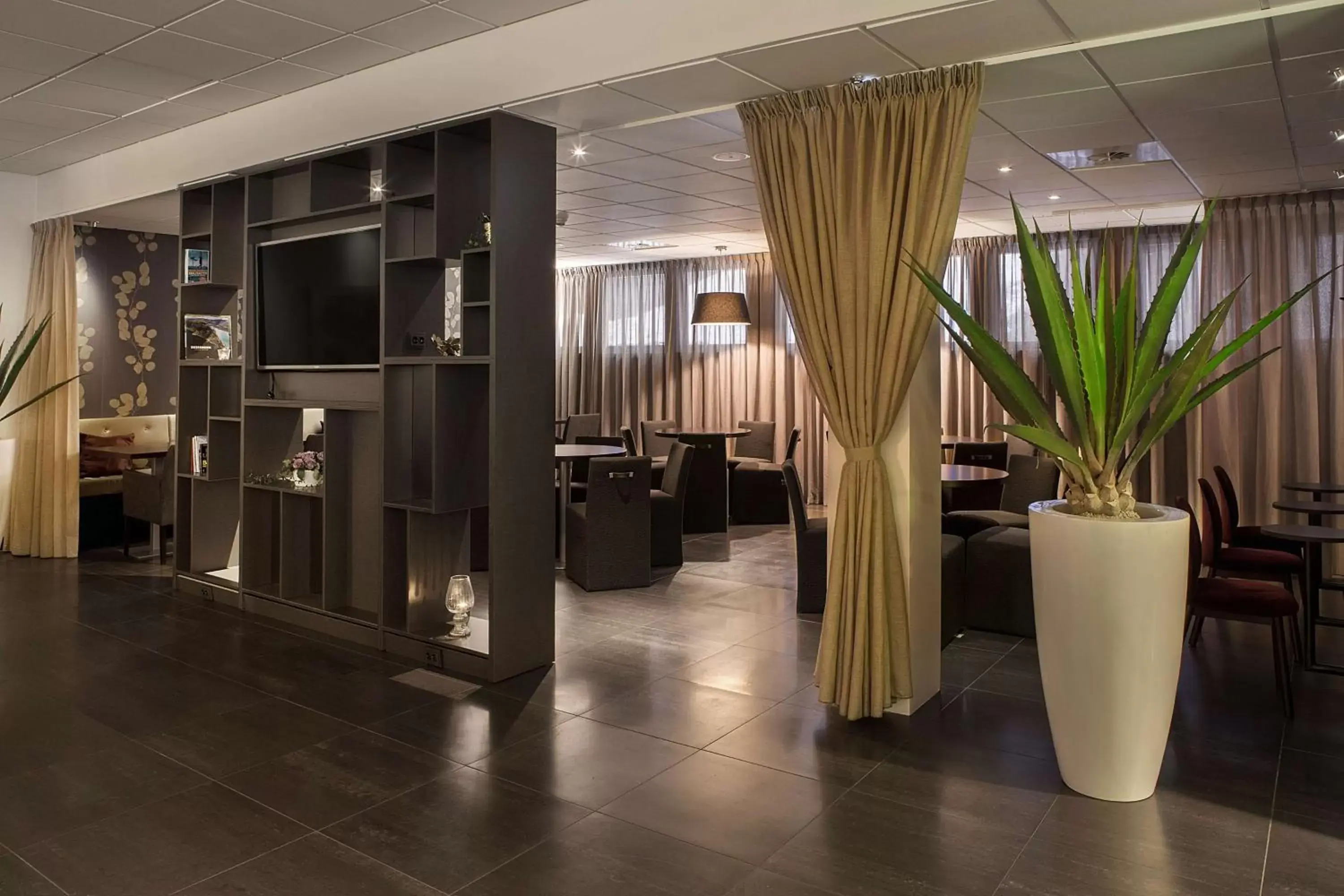 Lobby or reception in Scandic Asker