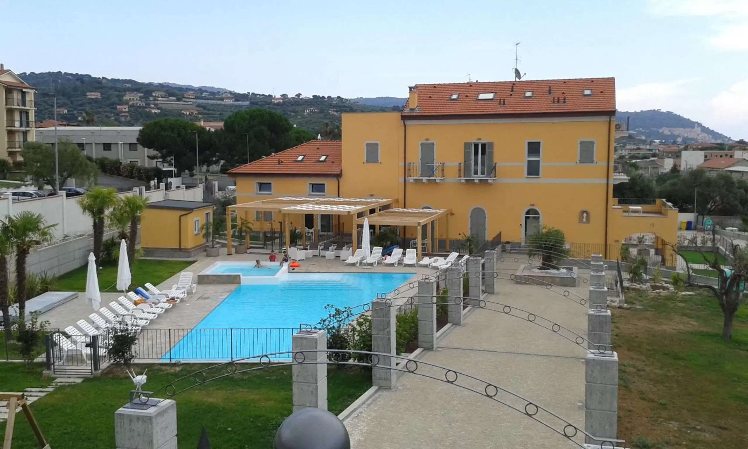 Swimming Pool in Villa Canepa