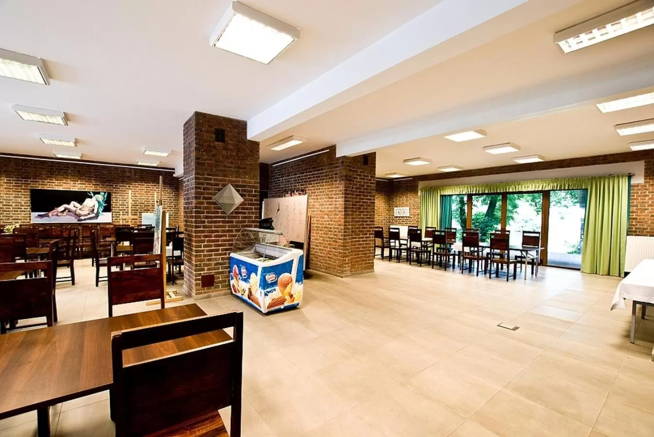 Restaurant/places to eat in Dom Pracy Twórczej