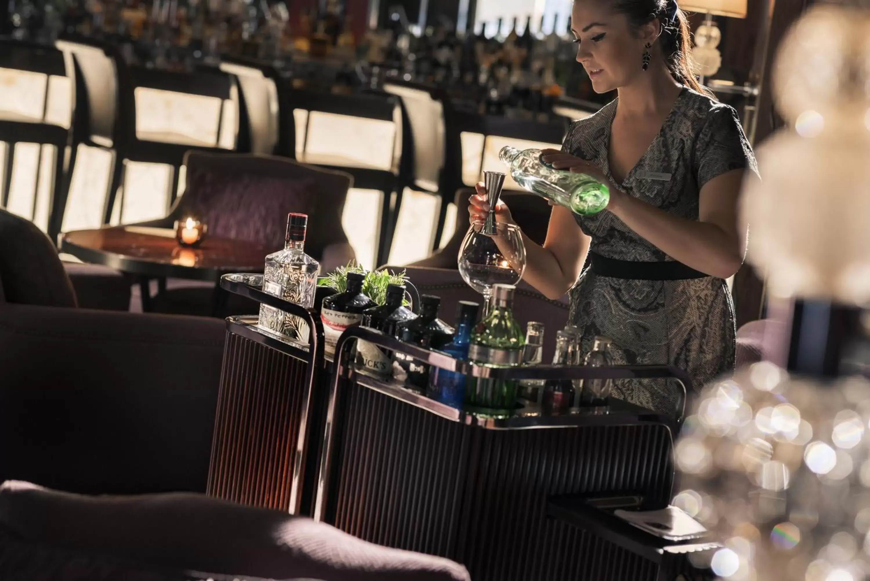 Lounge or bar in Four Seasons Resort Dubai at Jumeirah Beach