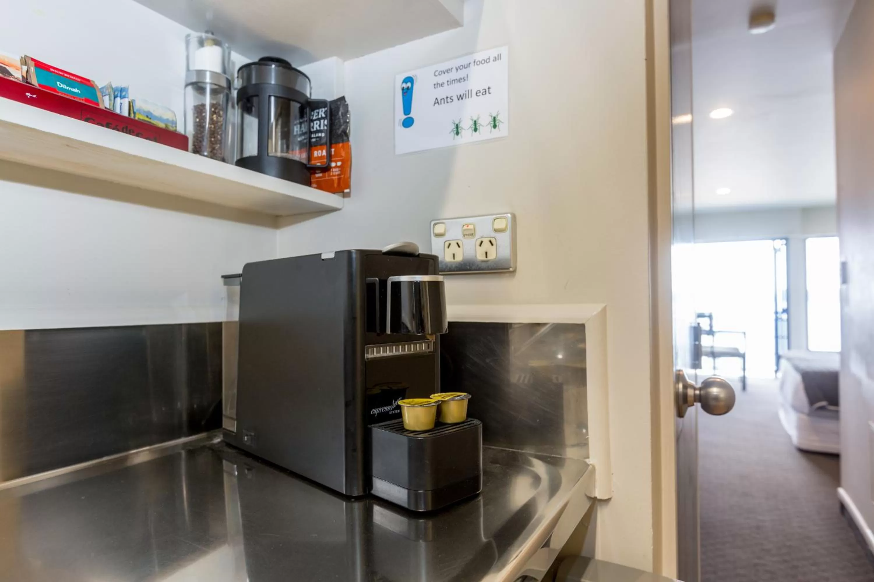 Coffee/tea facilities in Clearwater Motor Lodge