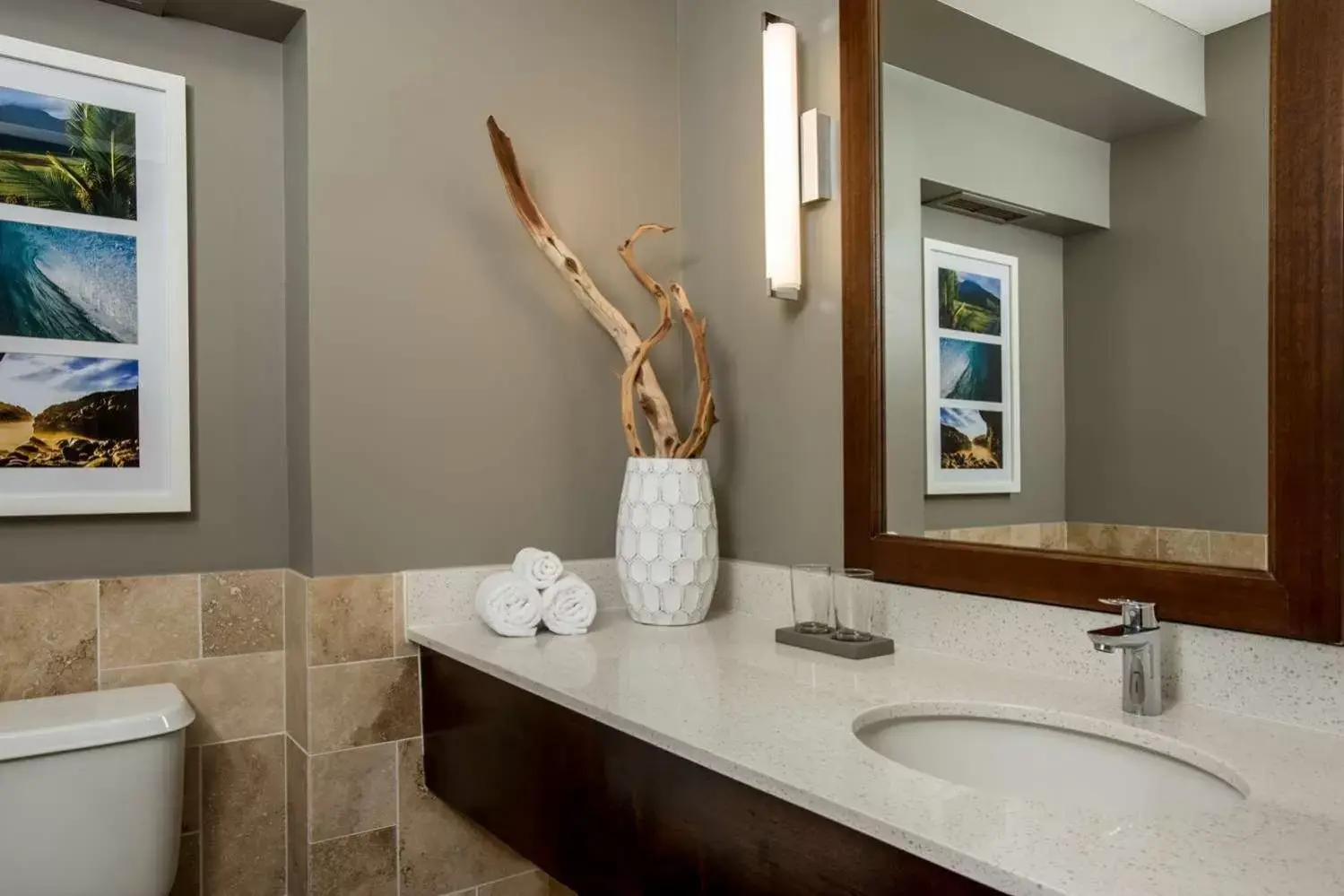 Bathroom in OUTRIGGER Kaua'i Beach Resort & Spa