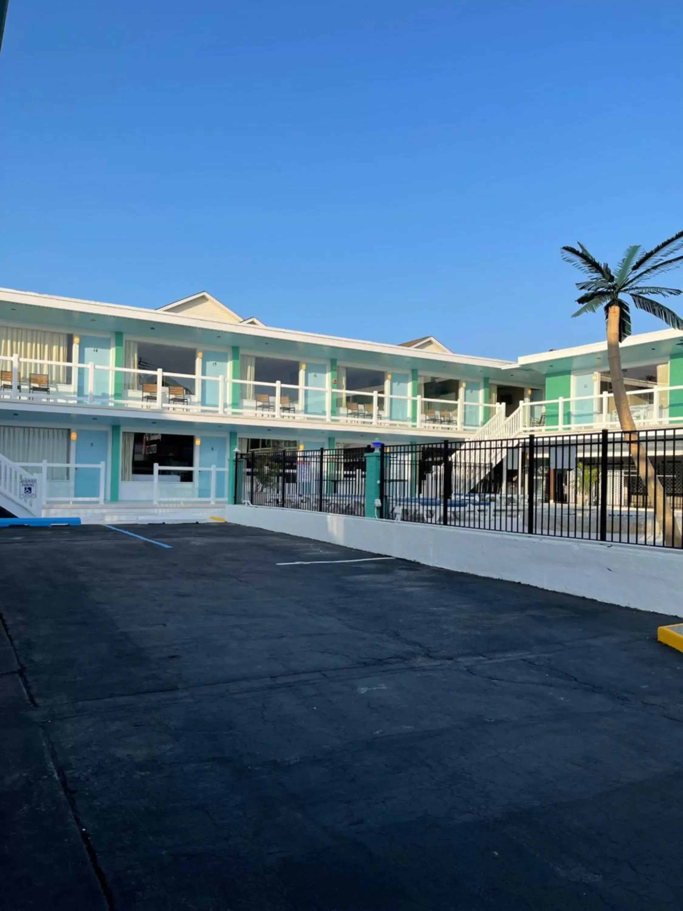 Property building in Mango Motel Wildwood Beach & Boardwalk Property building in Mango Motel Wildwood Beach & Boardwalk