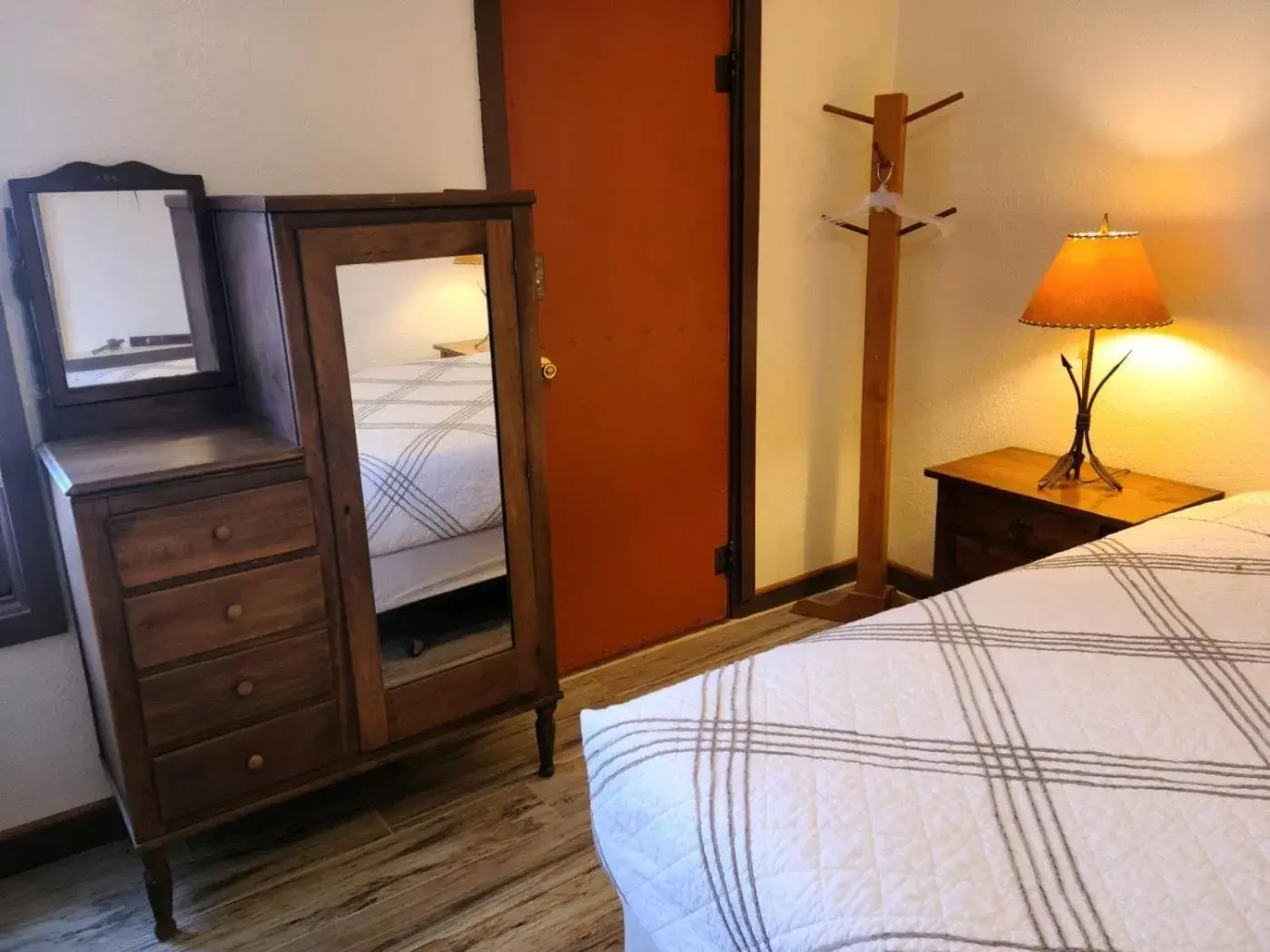 Bed in Lee's Ferry Lodge at Vermilion Cliffs