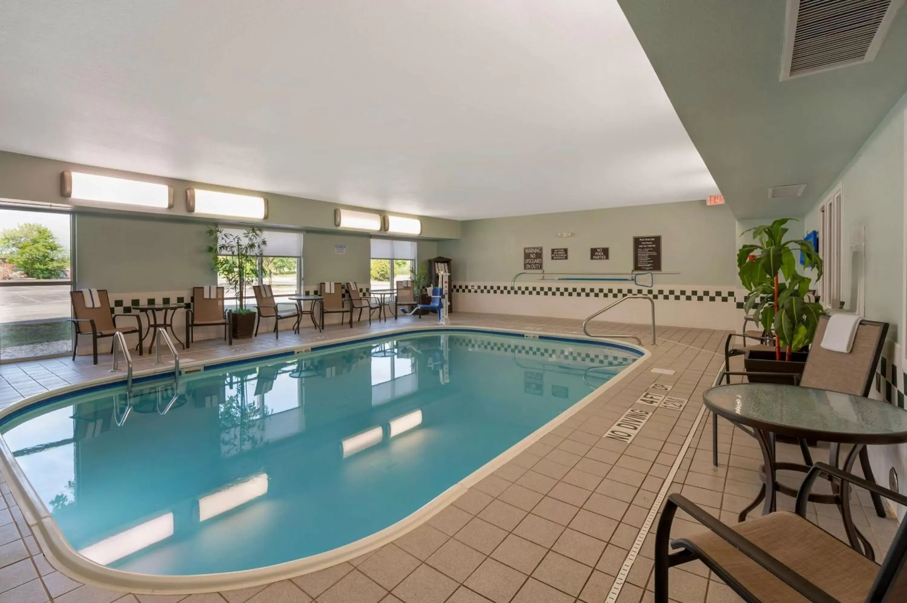 Pool view in Best Western Hilliard Inn & Suites Pool view in Best Western Hilliard Inn & Suites