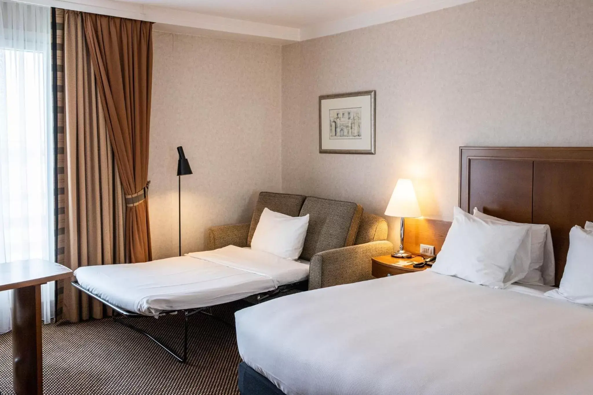 Photo of the whole room, Bed in Crowne Plaza Brussels Airport, an IHG Hotel