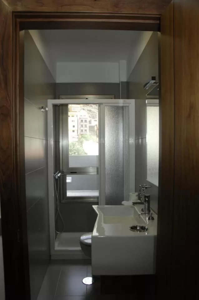 Bathroom in Hotel La Colombina