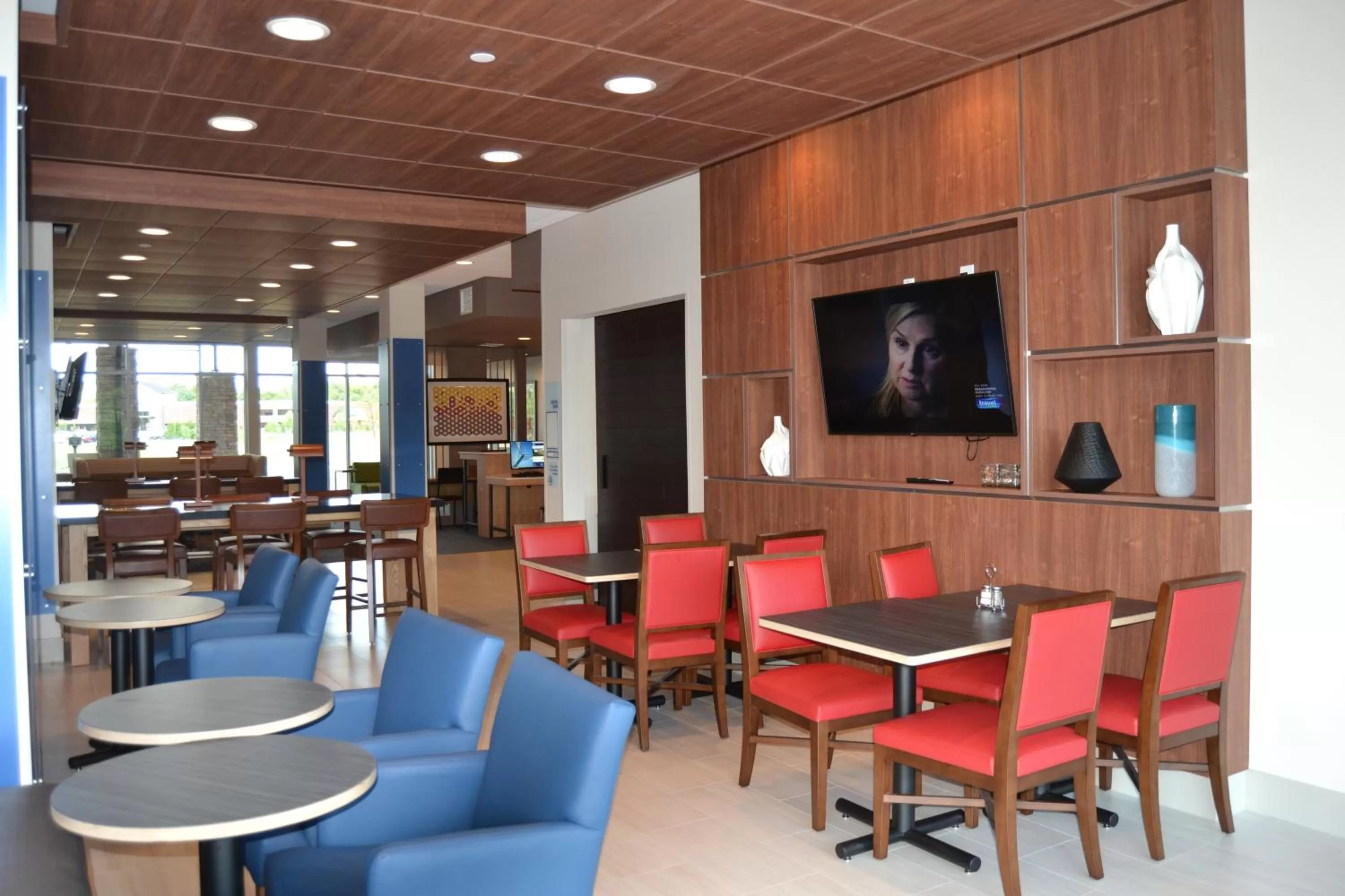 Breakfast in Holiday Inn Express & Suites Goodlettsville N - Nashville by IHG