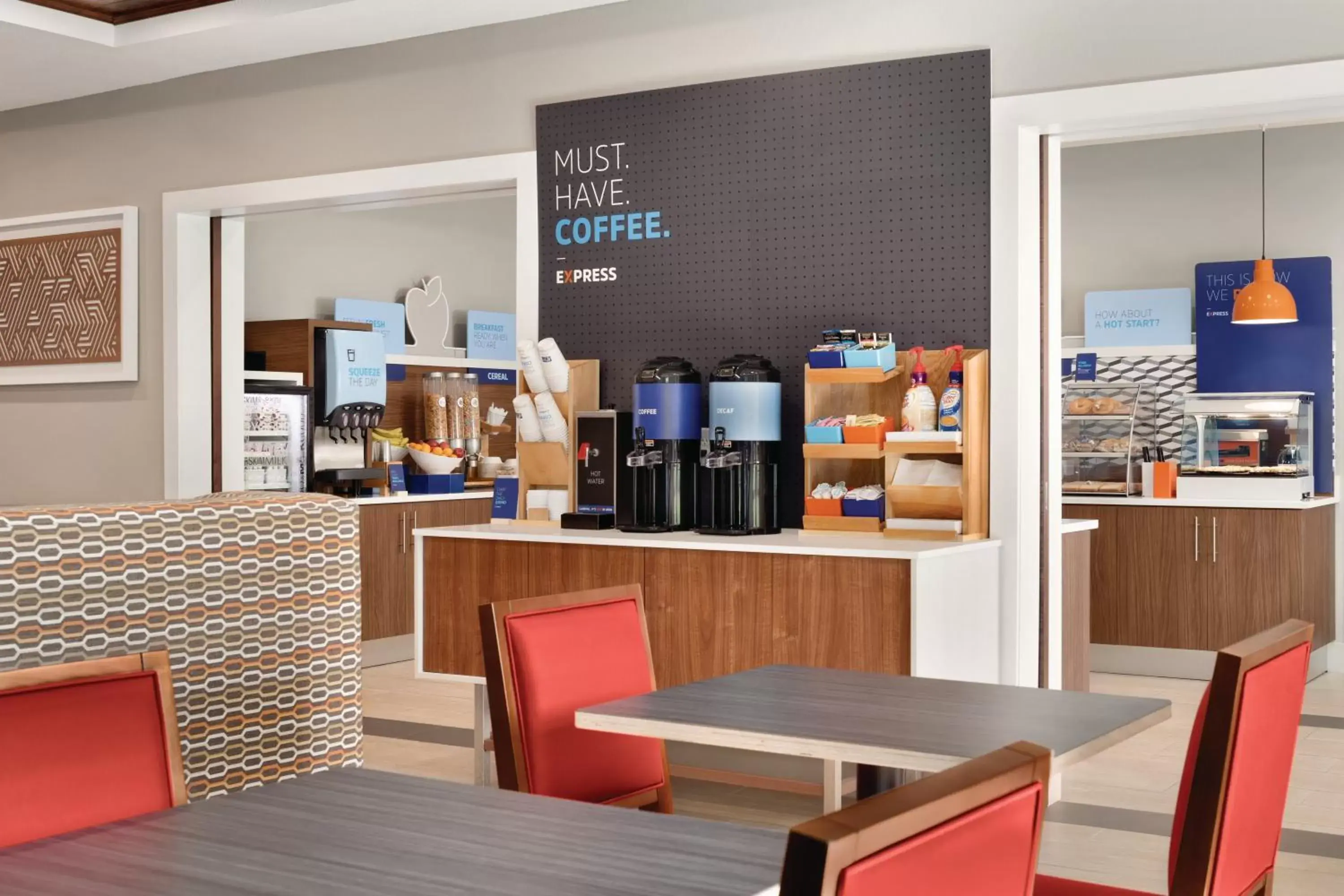 Breakfast, Restaurant/Places to Eat in Holiday Inn Express Hotel & Suites Lavonia, an IHG Hotel