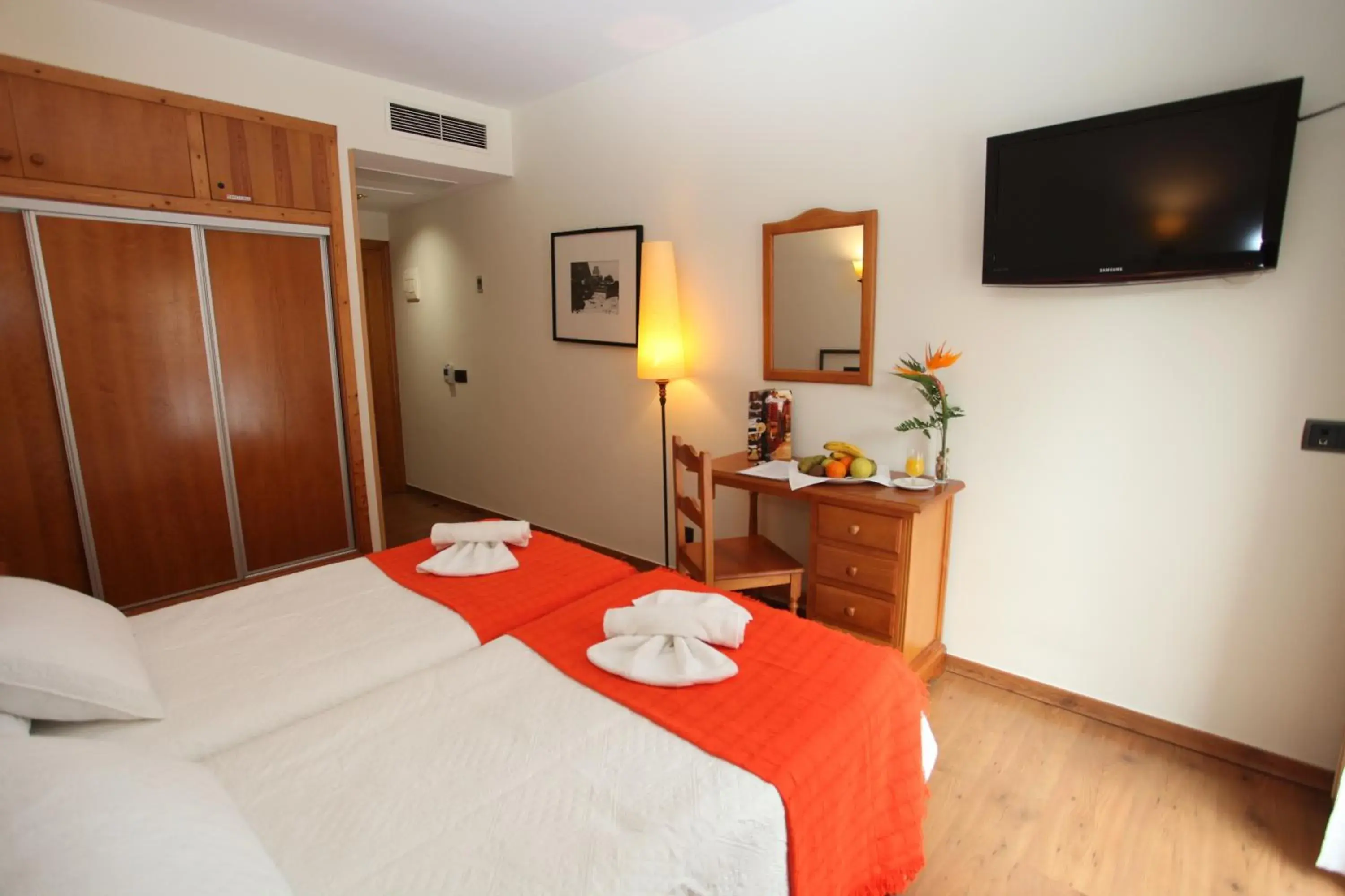 Photo of the whole room, Bed in Hotel La Bodega