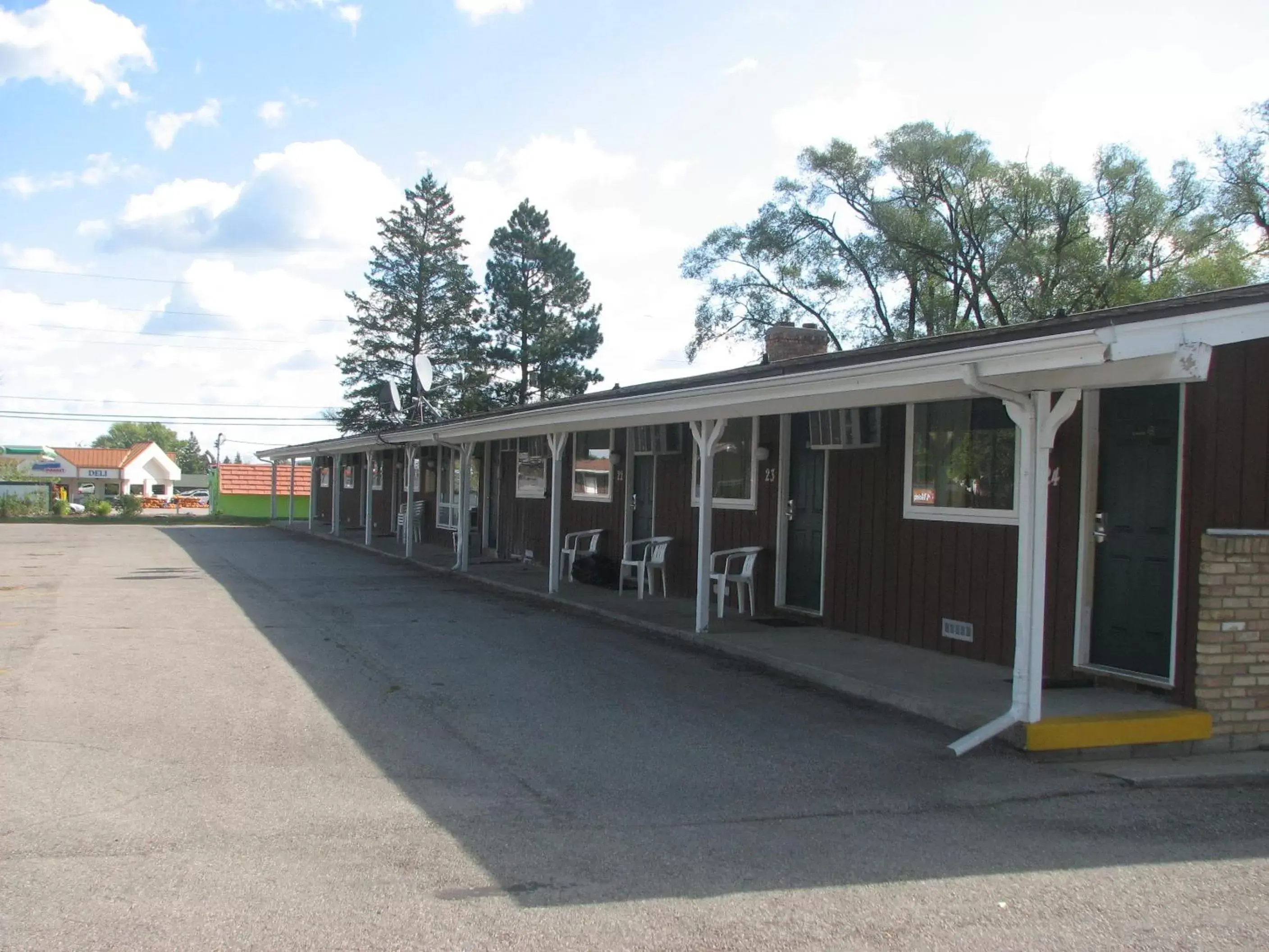 Property Building in Spinning Wheel Motel