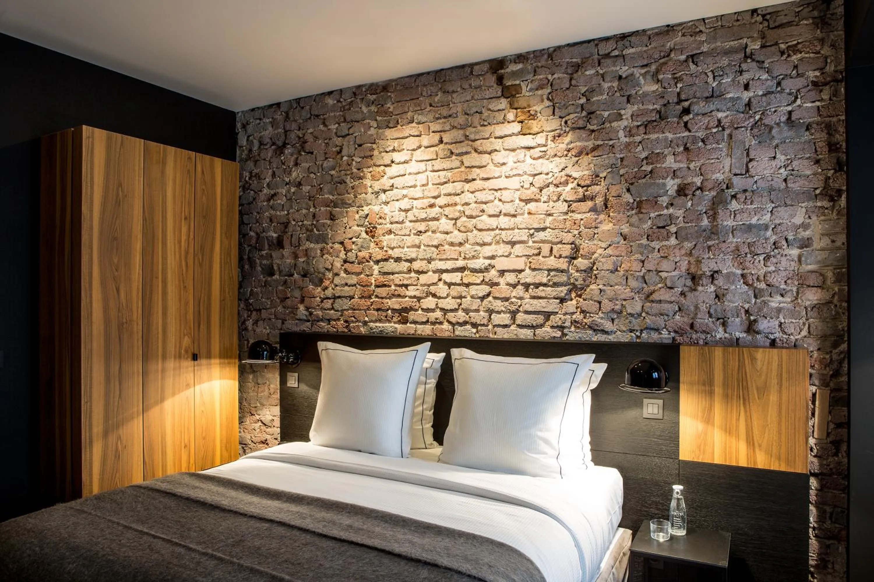 Photo of the whole room, Bed in Hôtel Louvre-Lens - Esprit de France