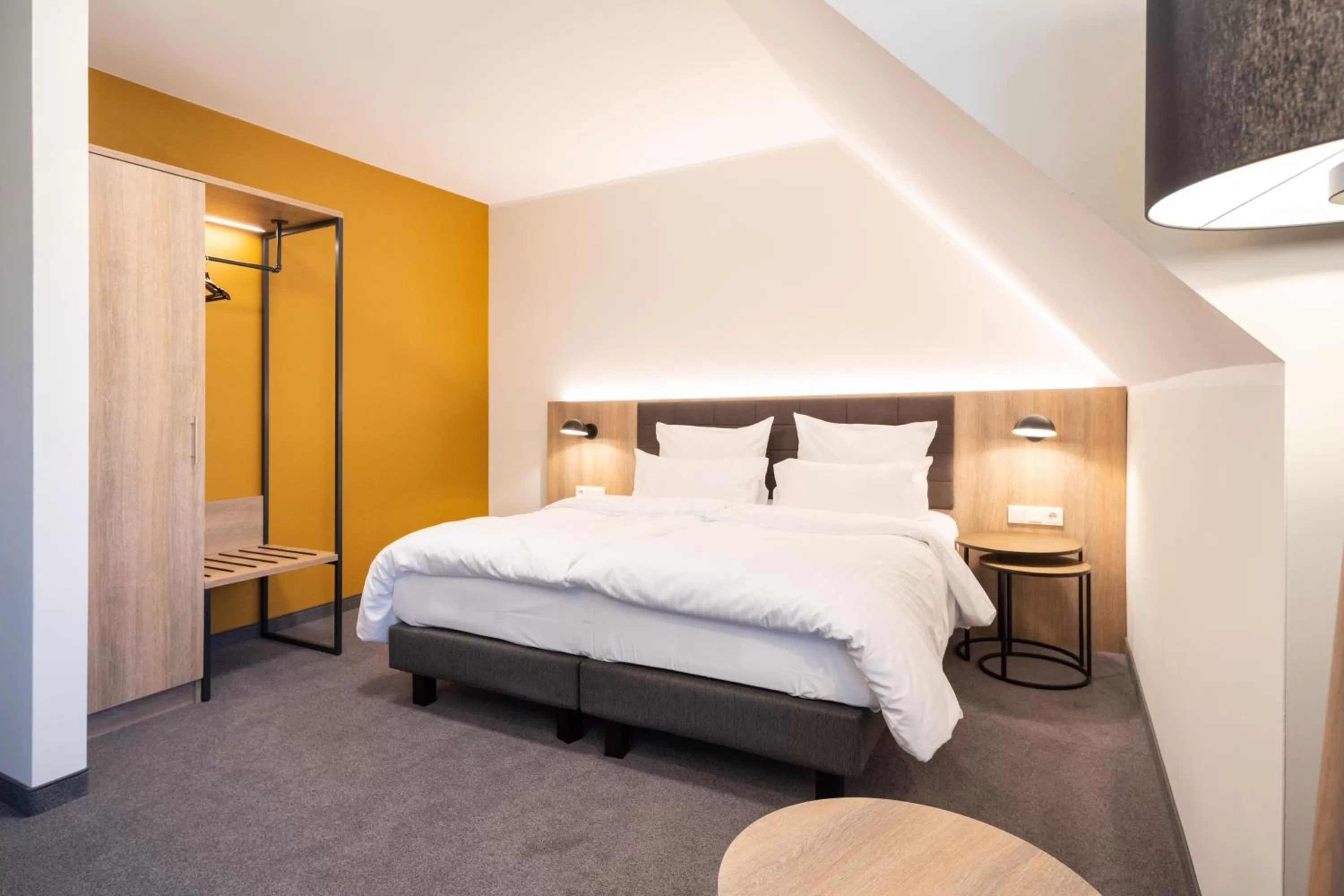 Bed in Hotel Rheinischer Hof