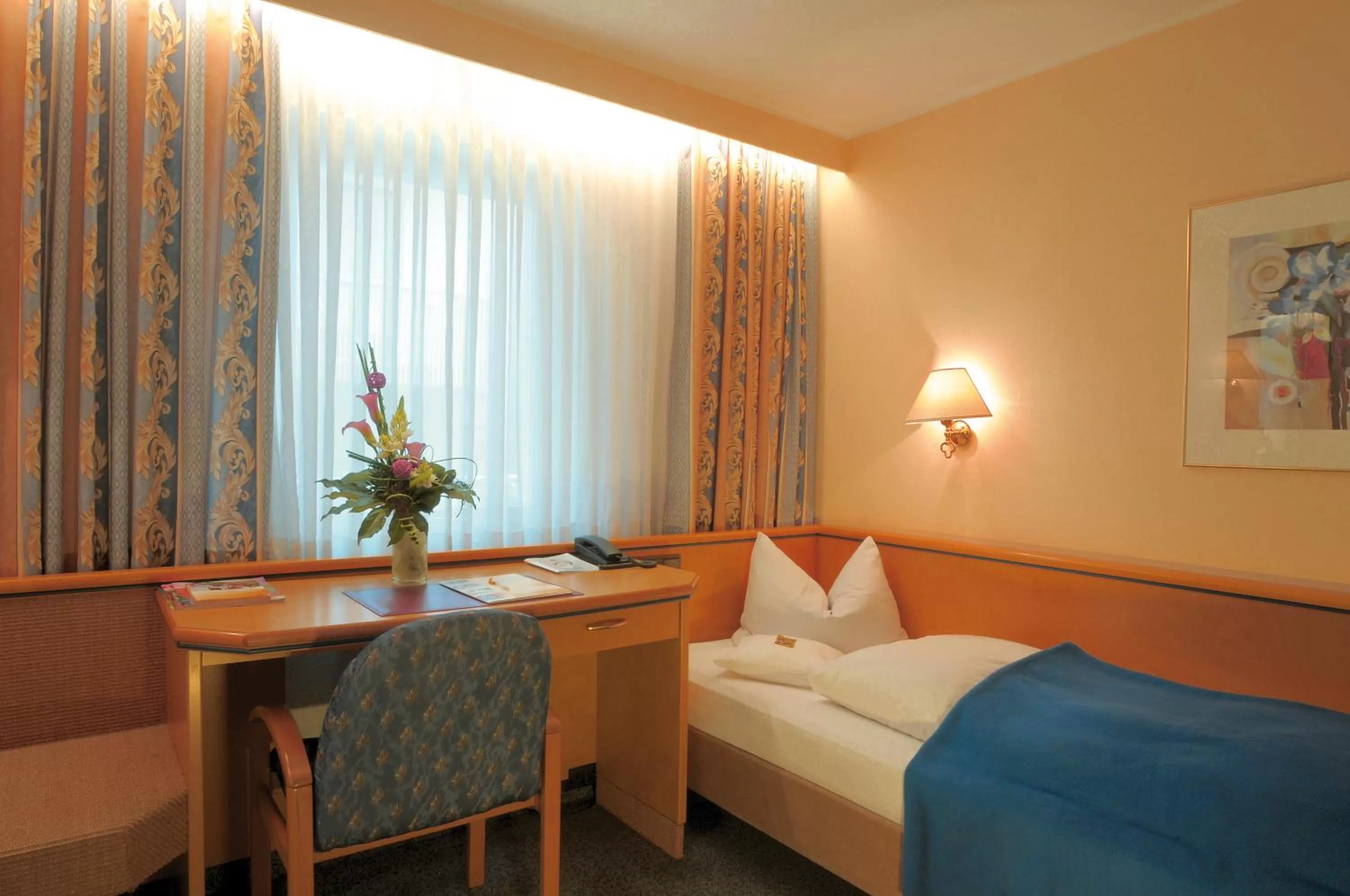 Bedroom, Bed in Ringhotel Loew's Merkur