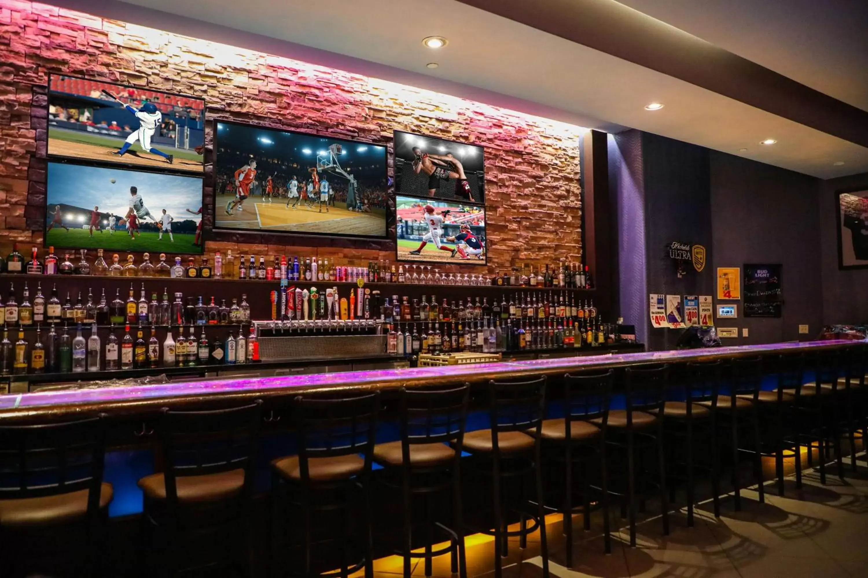 Lounge or bar, Lounge/Bar in Hilton Santa Fe Buffalo Thunder