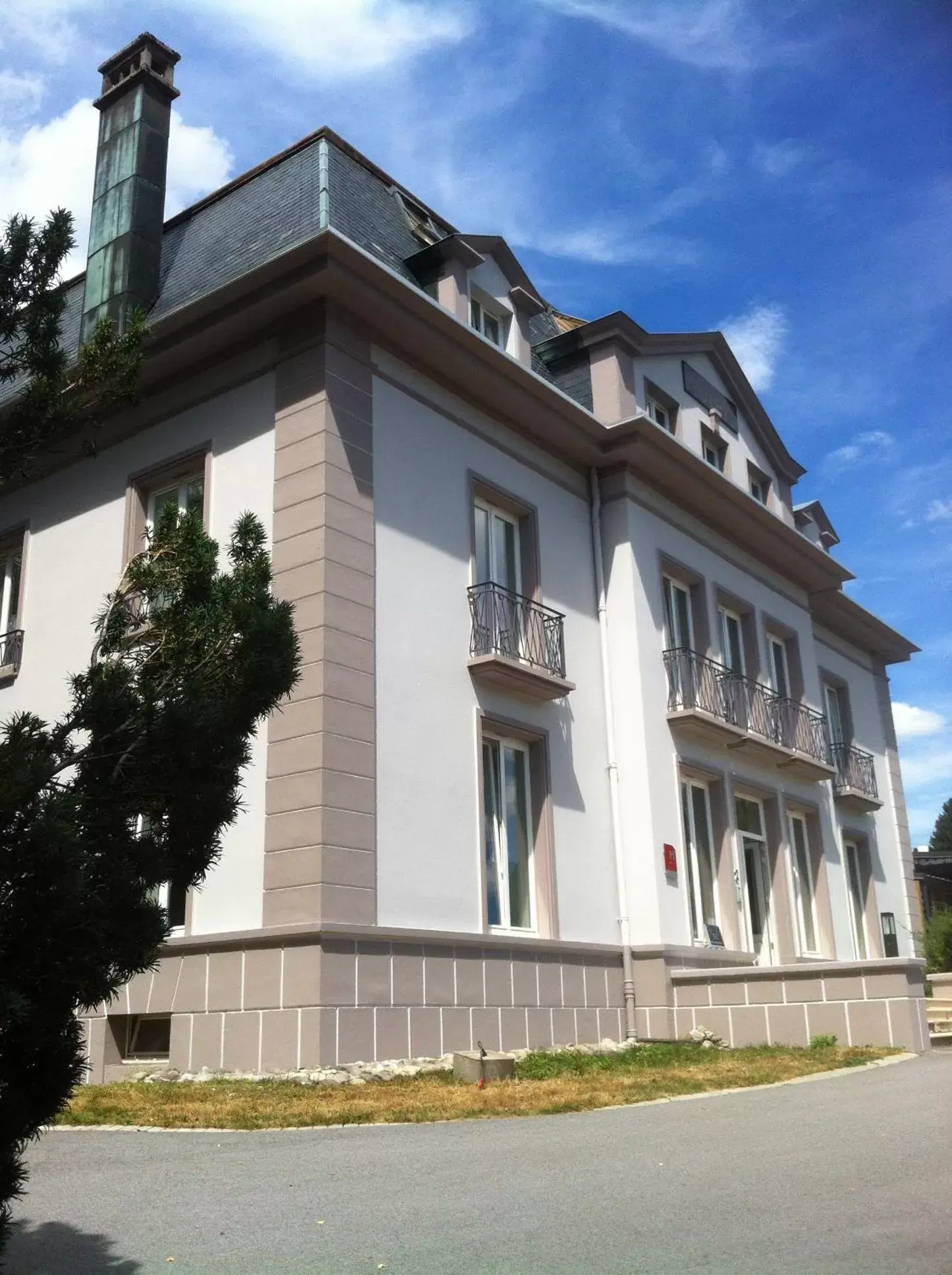 Facade/entrance, Property Building in La Demeure des 2 Trésors