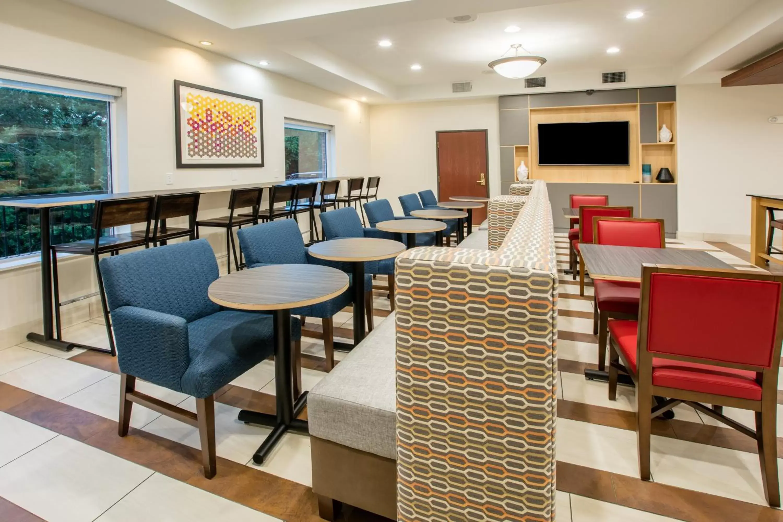 Breakfast, Restaurant/Places to Eat in Holiday Inn Express Hotel & Suites Dallas - Grand Prairie I-20, an IHG Hotel