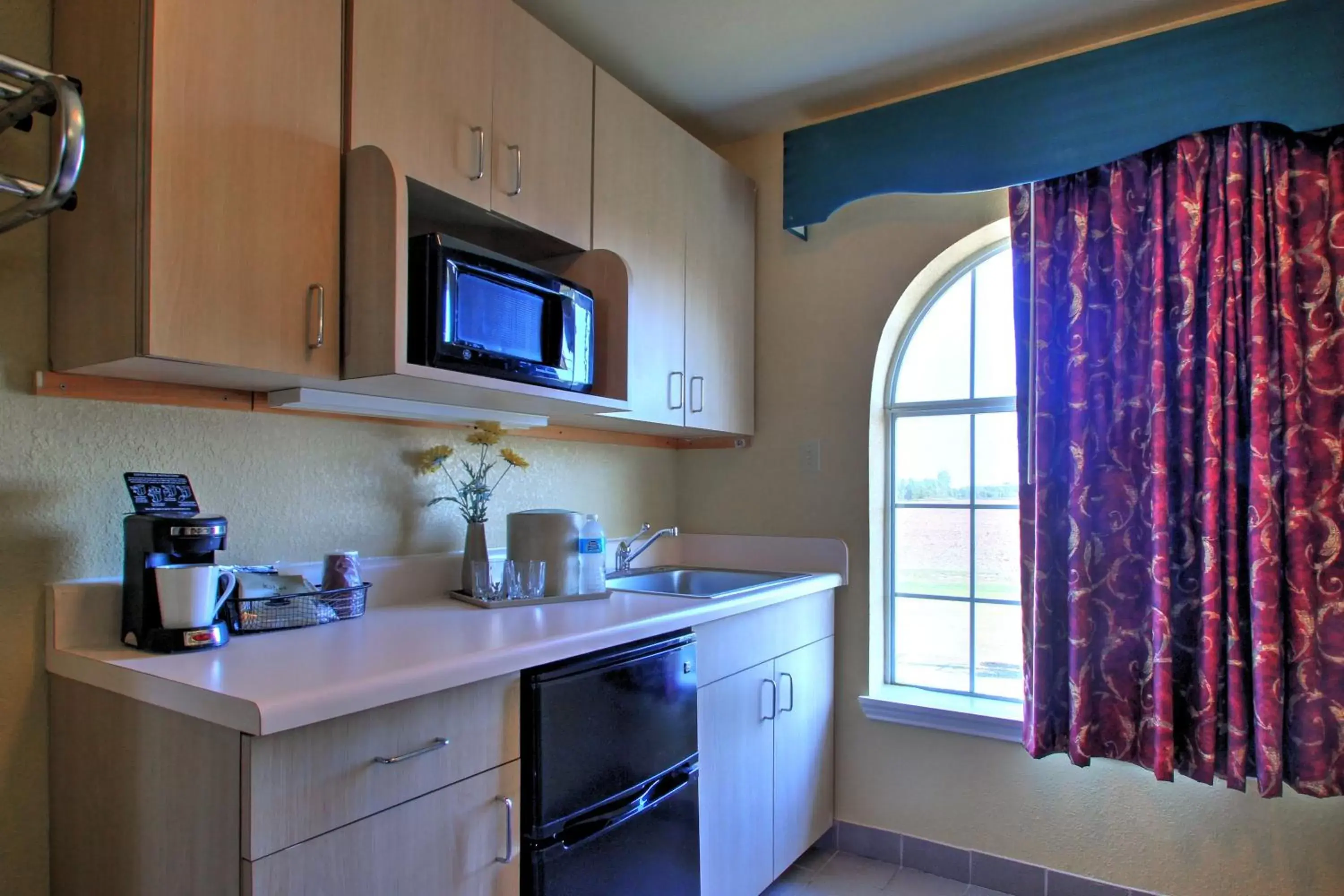 Kitchen or kitchenette, Kitchen/Kitchenette in Key West Inn - Tunica Resort