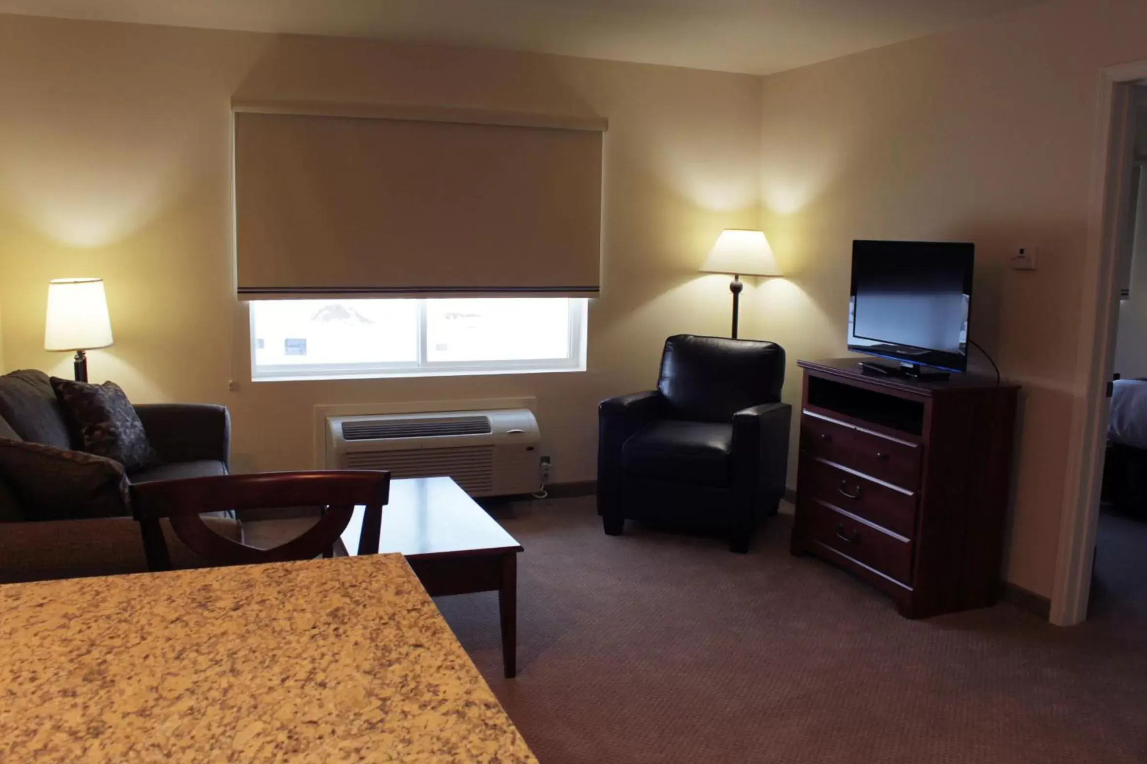 Seating area, TV/Entertainment Center in Extended Stay Americas Suites - Minot