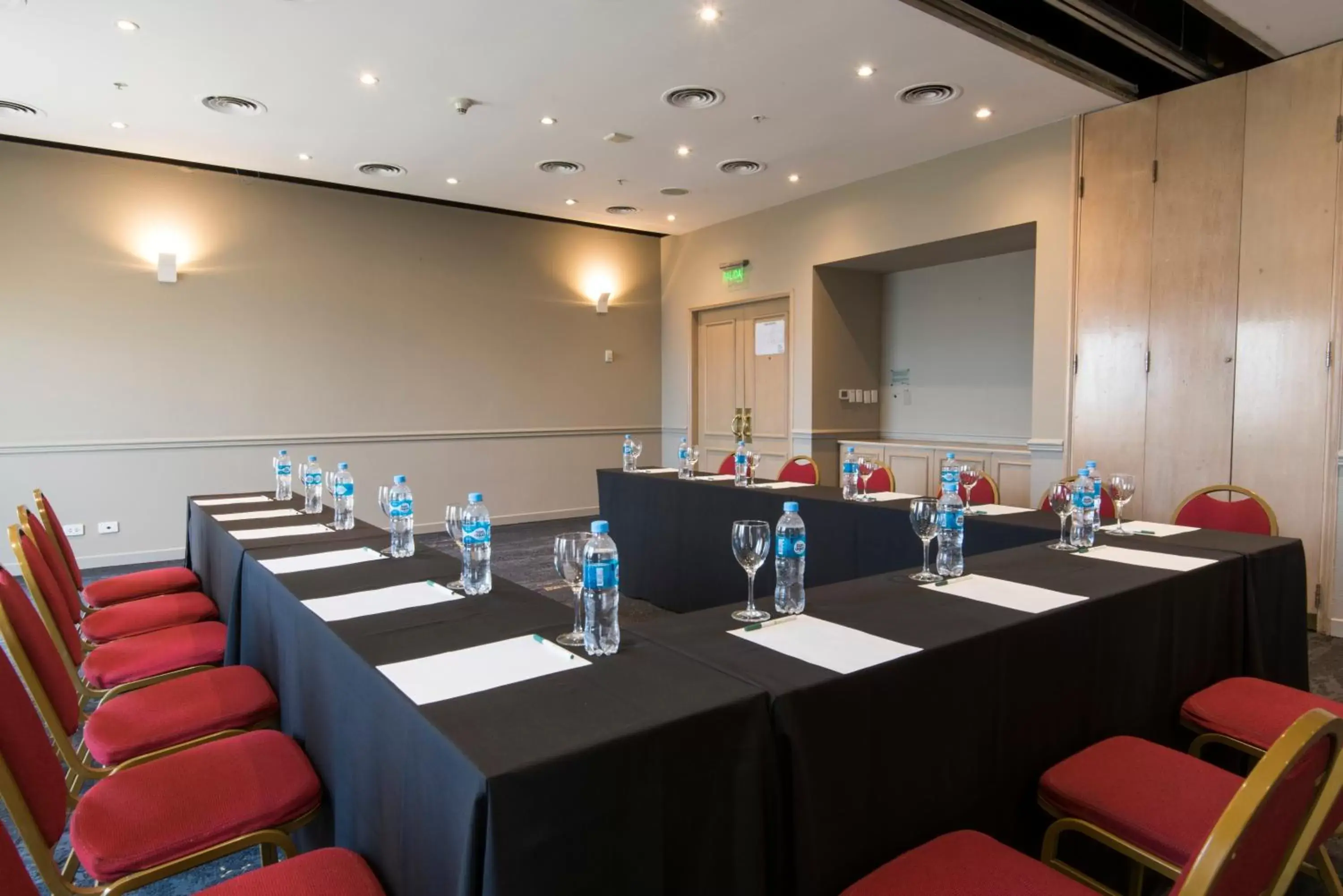 Meeting/conference room in Holiday Inn Cordoba, an IHG Hotel