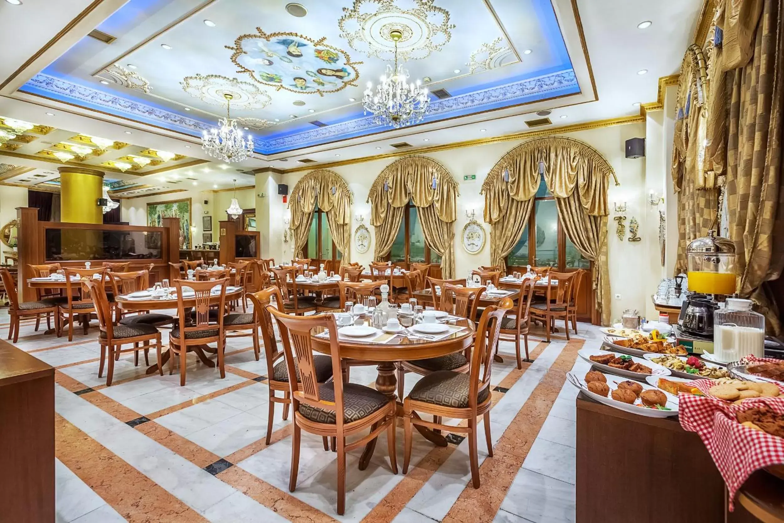 Restaurant/Places to Eat in Imperial Palace Classical Hotel Thessaloniki