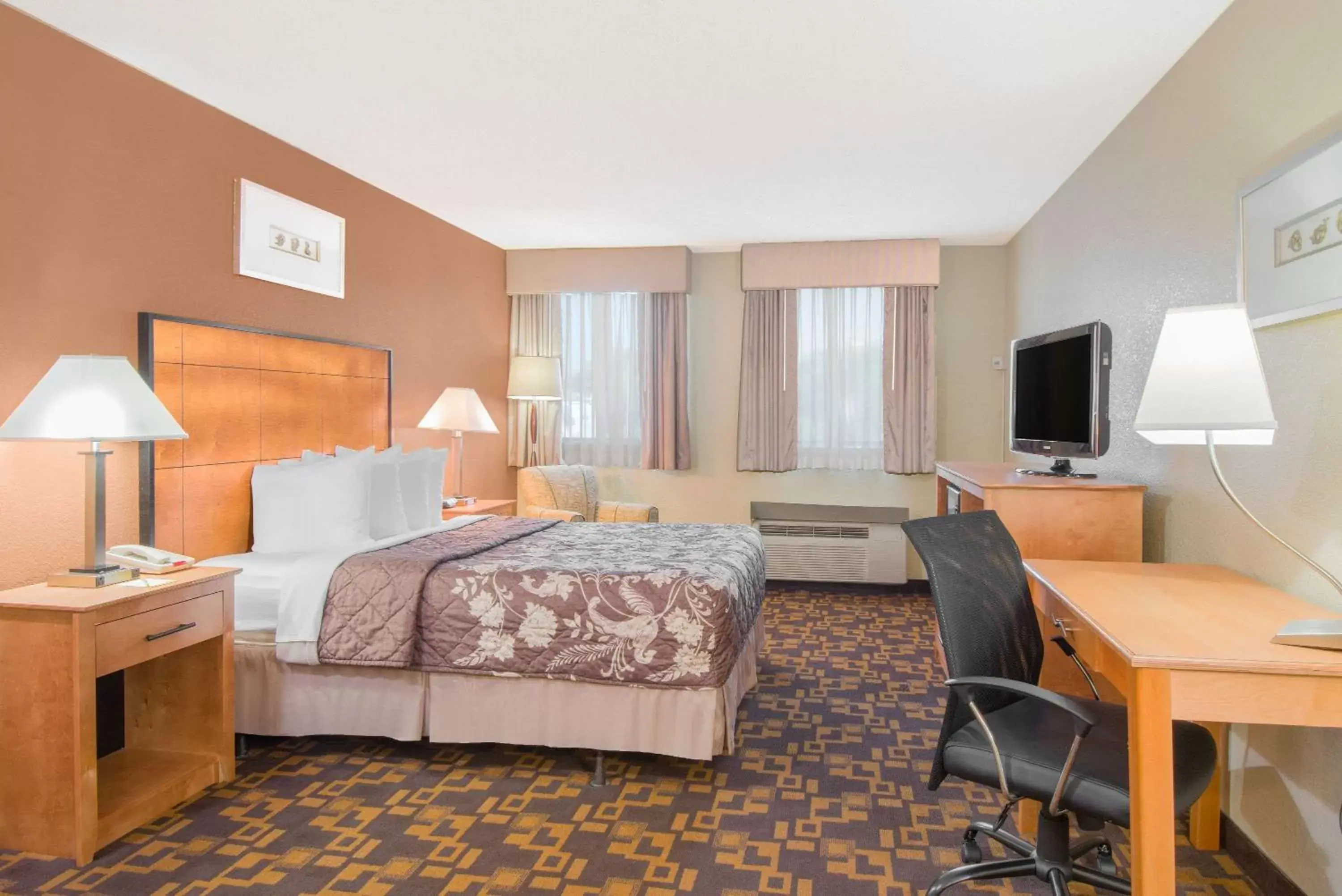Photo of the whole room, Bed in Days Inn by Wyndham Gettysburg Photo of the whole room, Bed in Days Inn by Wyndham Gettysburg