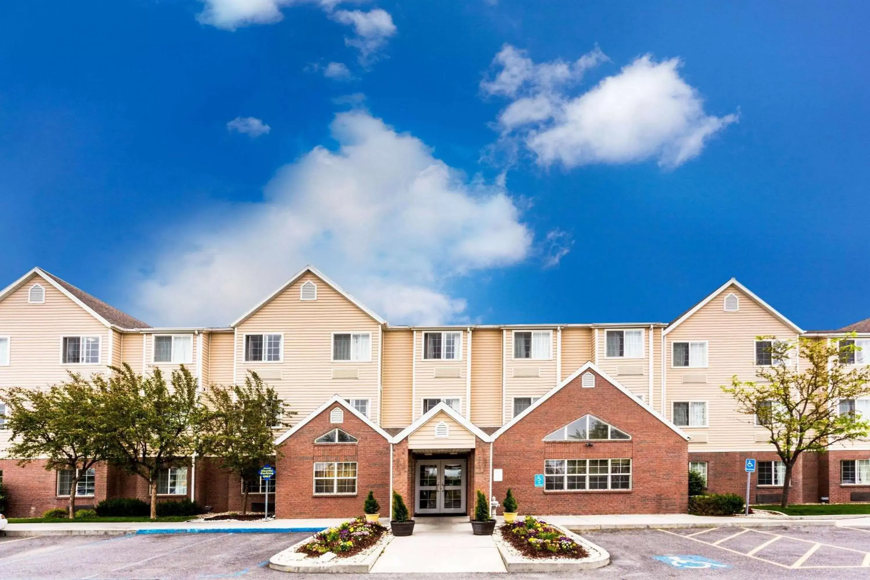 Property building in Microtel Inn & Suites by Wyndham Salt Lake City Airport Property building in Microtel Inn & Suites by Wyndham Salt Lake City Airport