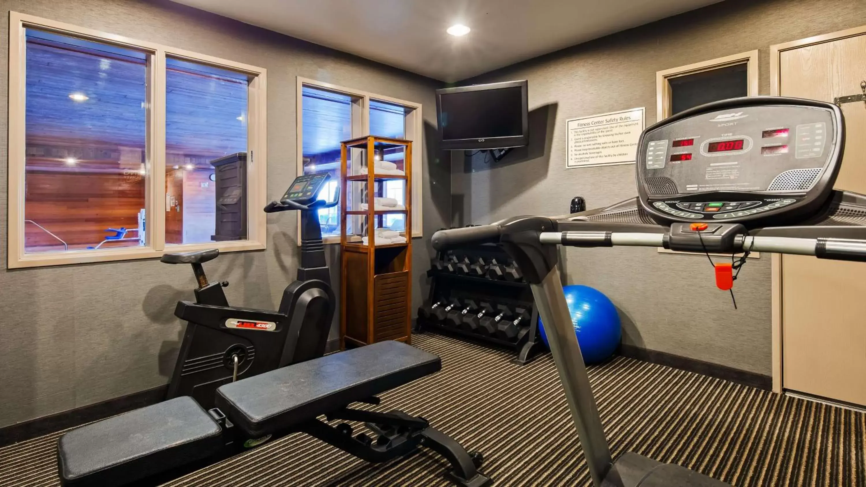 Fitness centre/facilities, Fitness Center/Facilities in Best Western Plus Rama Inn & Suites