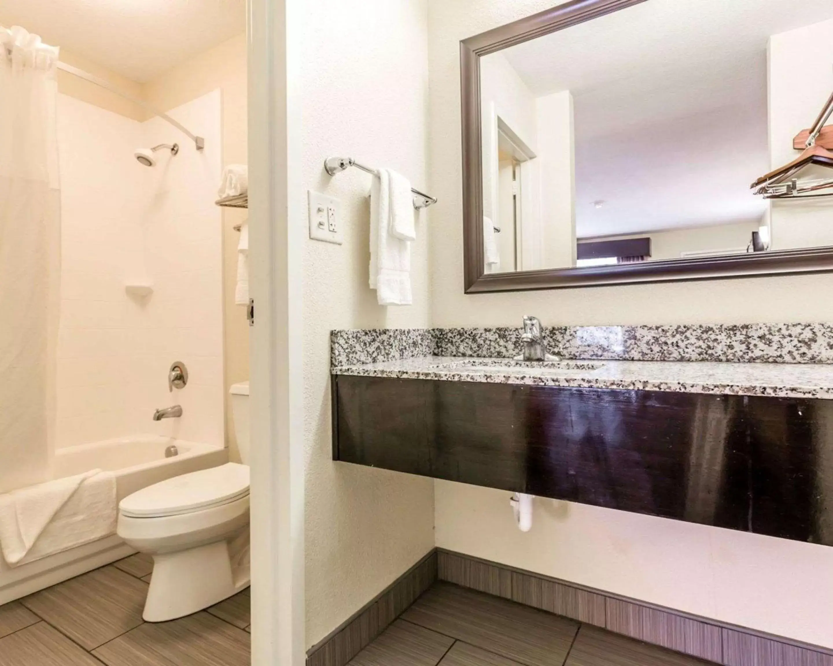 Bathroom in Quality Inn Mt. Pleasant – Charleston