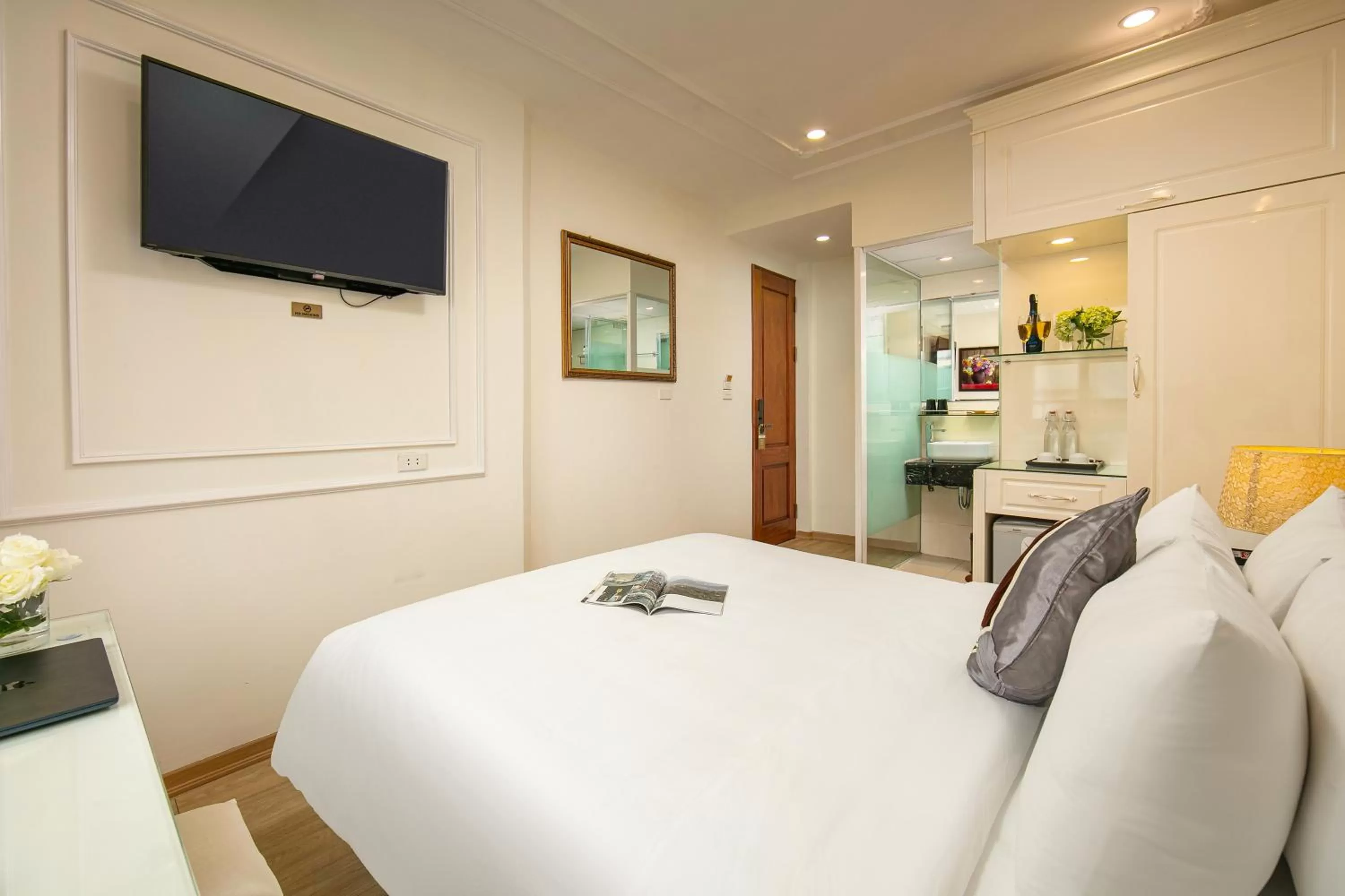 Bed in TrangTrang Classy Hotel