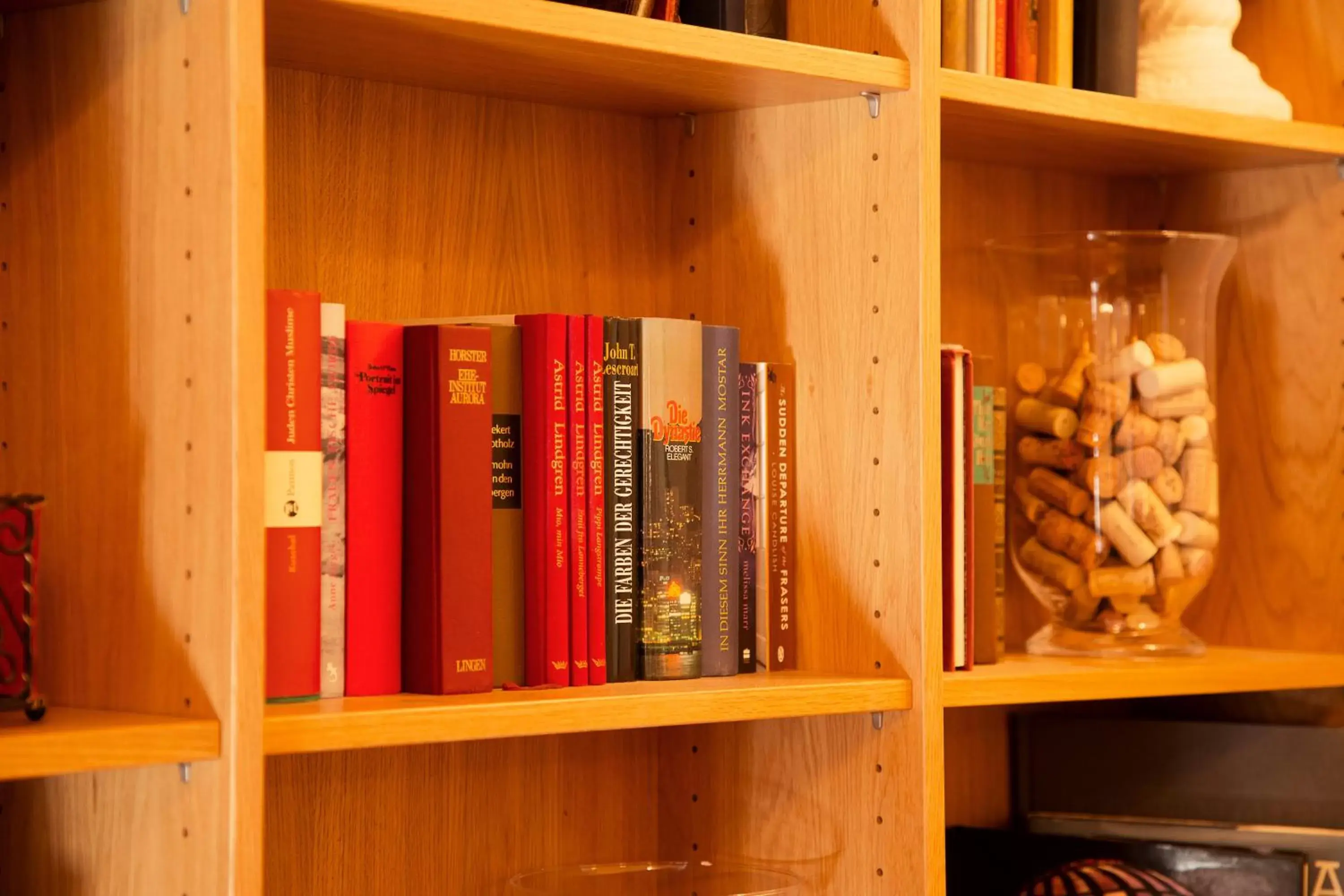 Library in Hotel Villa Florentina