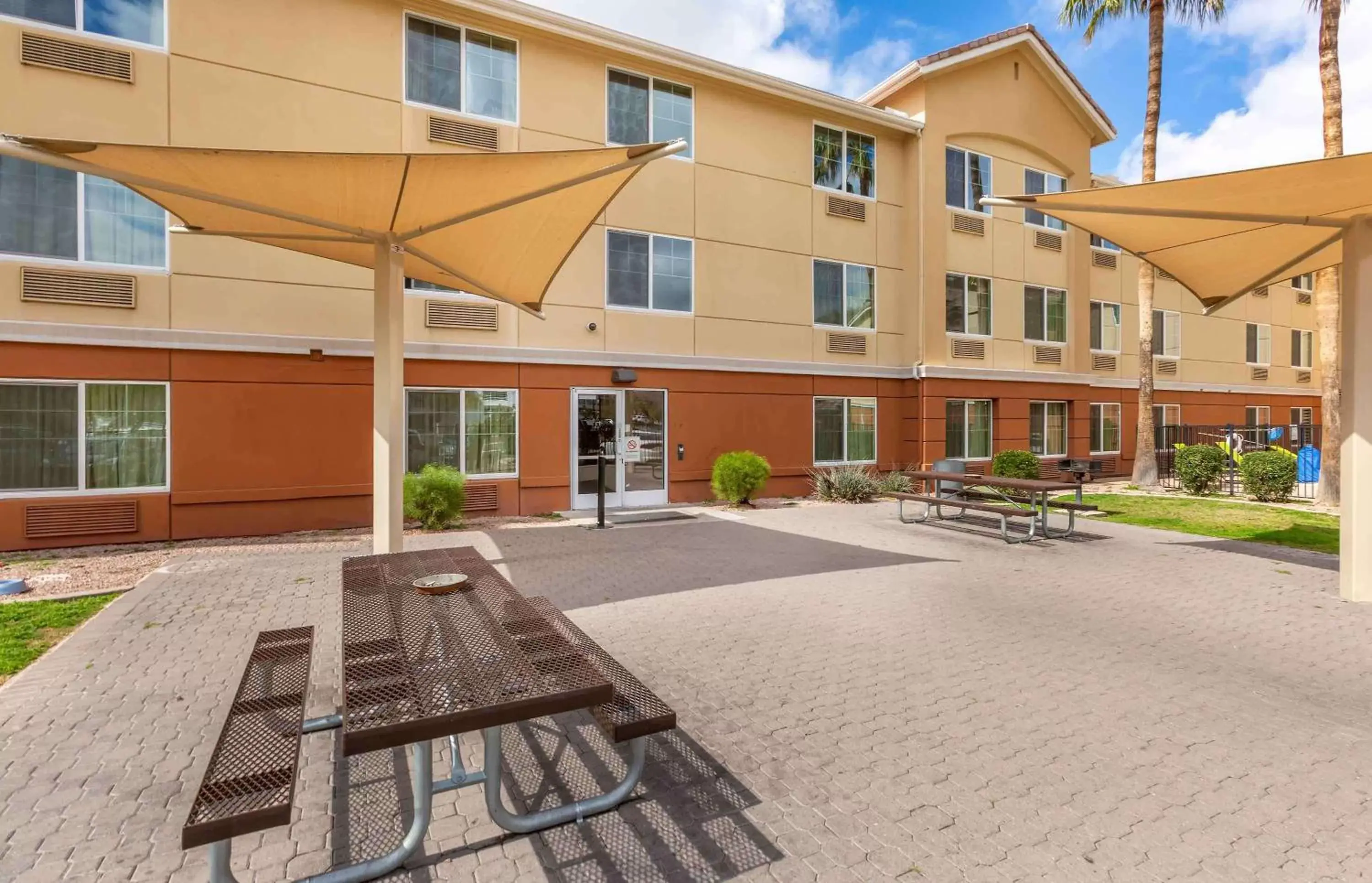 Property Building in Extended Stay America Suites - Phoenix - Midtown