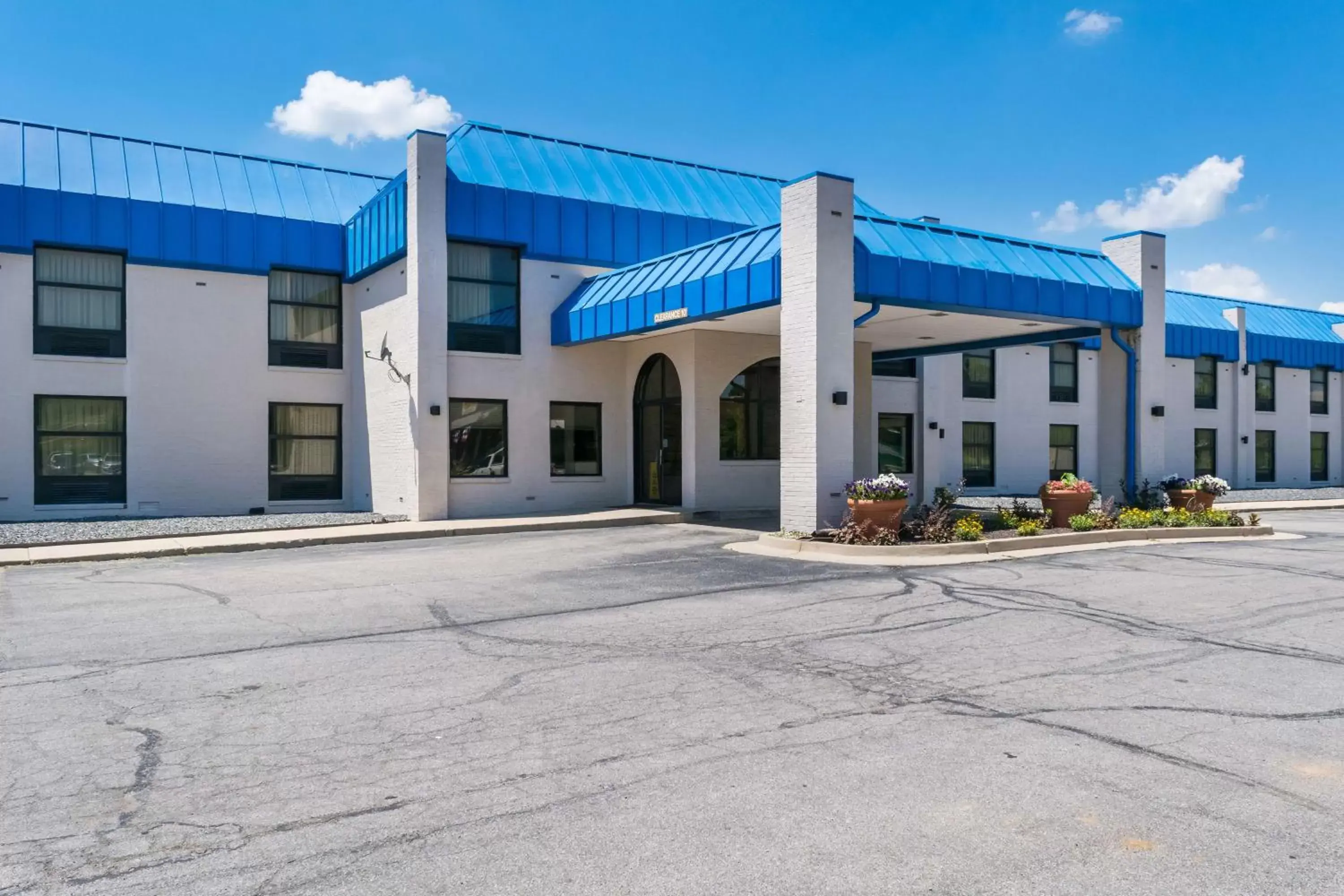 Property building in Motel 6-Richmond, IN Property building in Motel 6-Richmond, IN