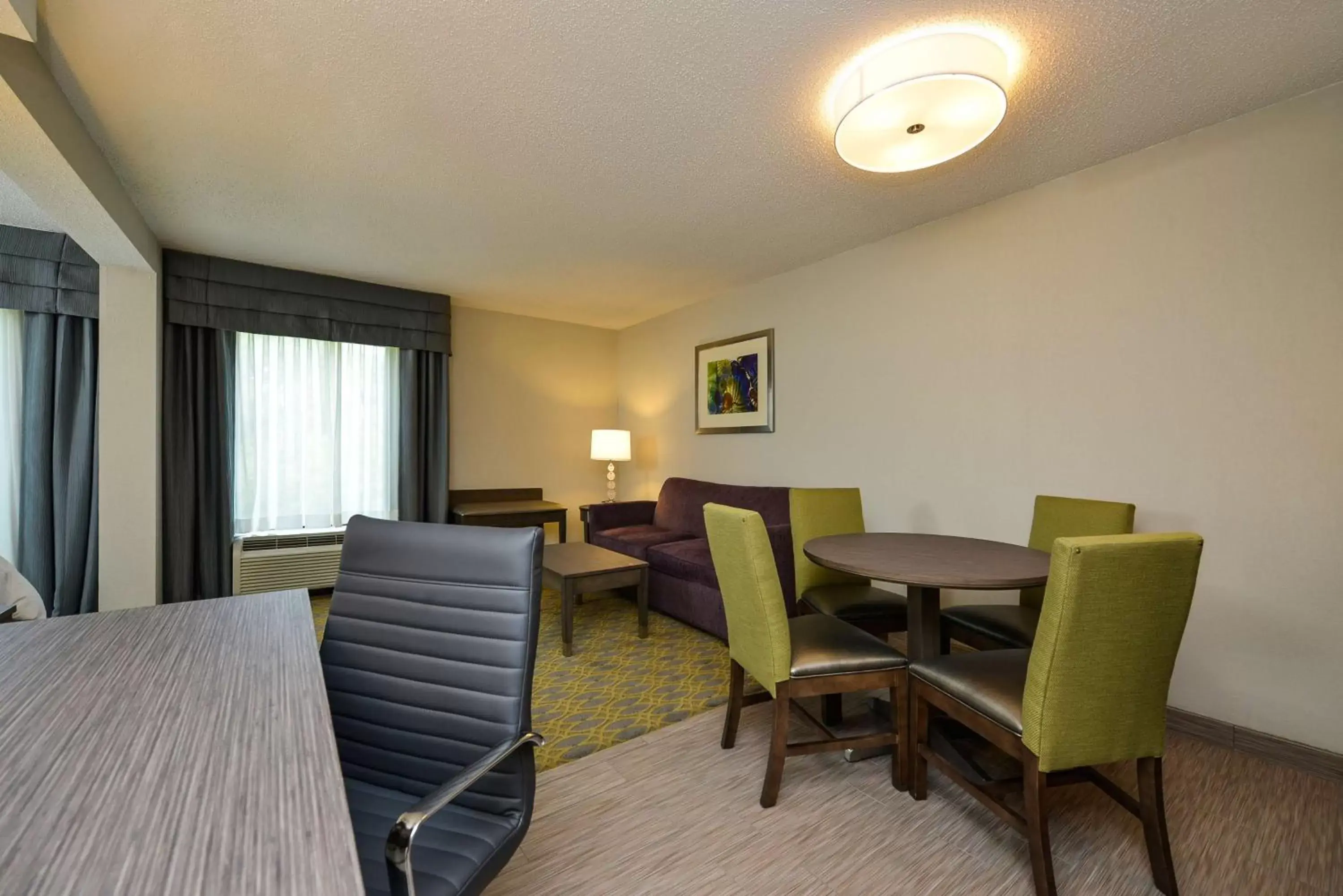 Living room in Hampton Inn Northwood