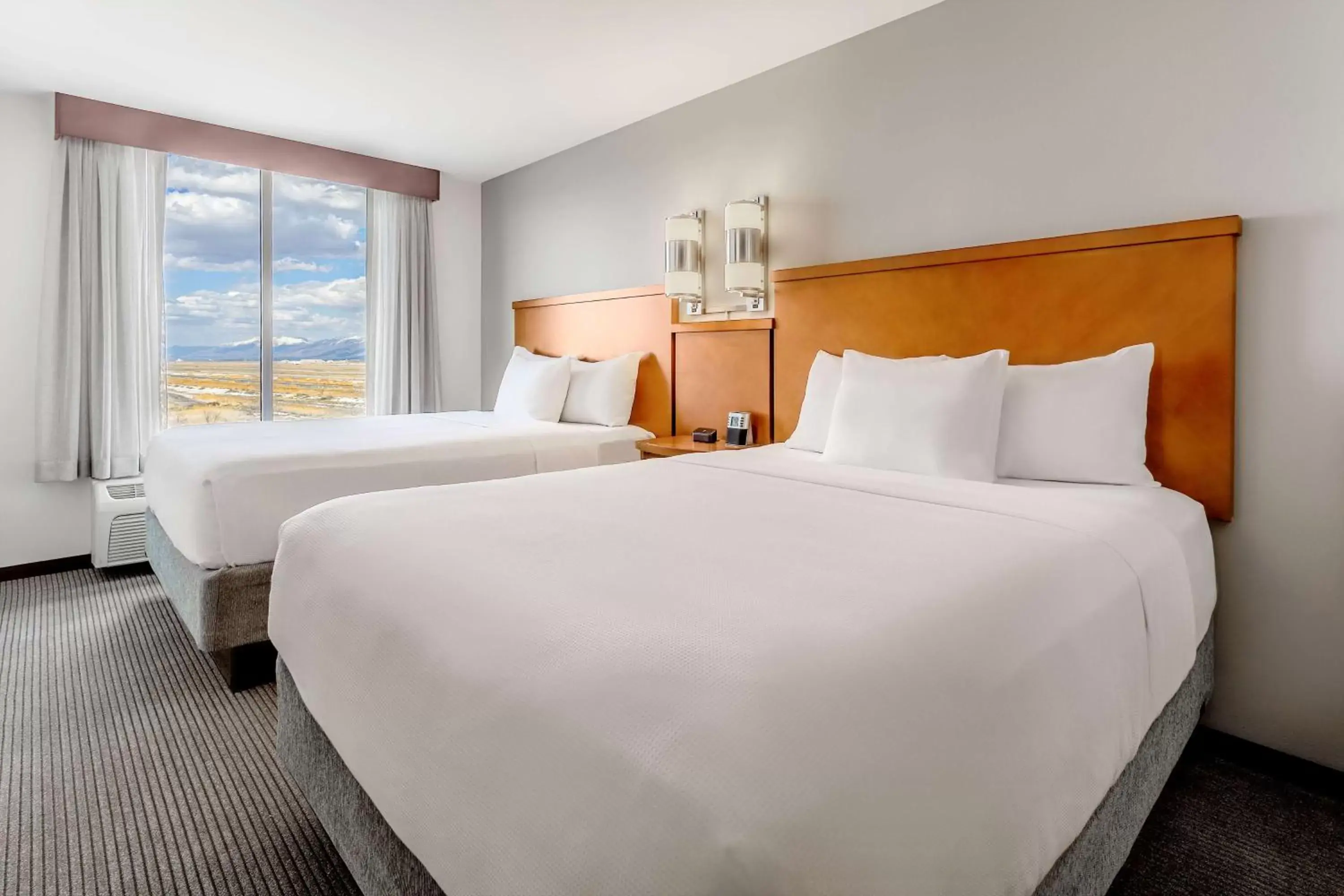 Photo of the whole room, Bed in Hyatt Place Salt Lake City Airport