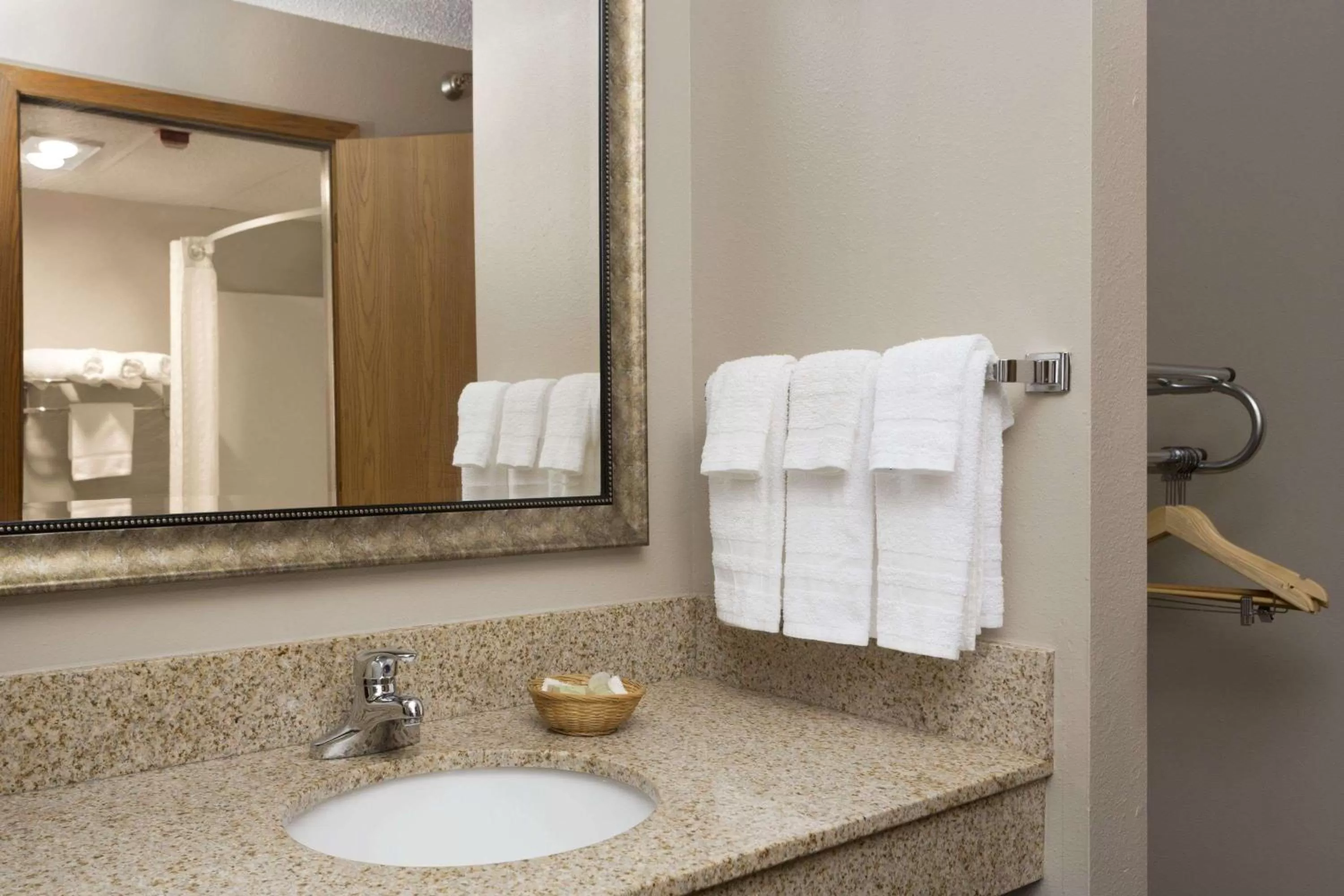 King Room - Disability Access/Non-Smoking in Super 8 by Wyndham Cameron