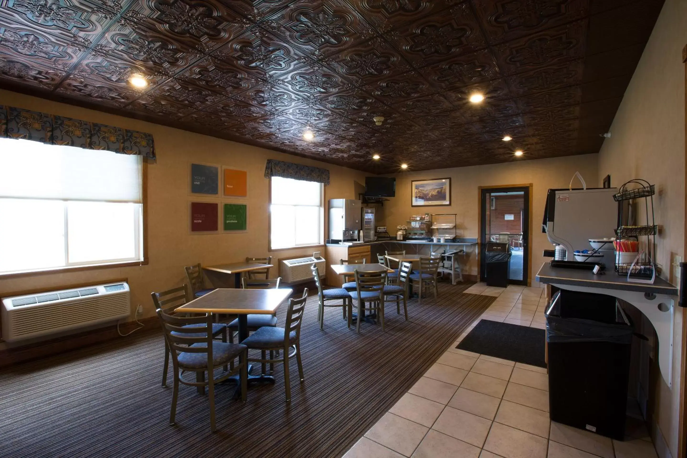 Breakfast, Restaurant/Places to Eat in Miles City Hotel