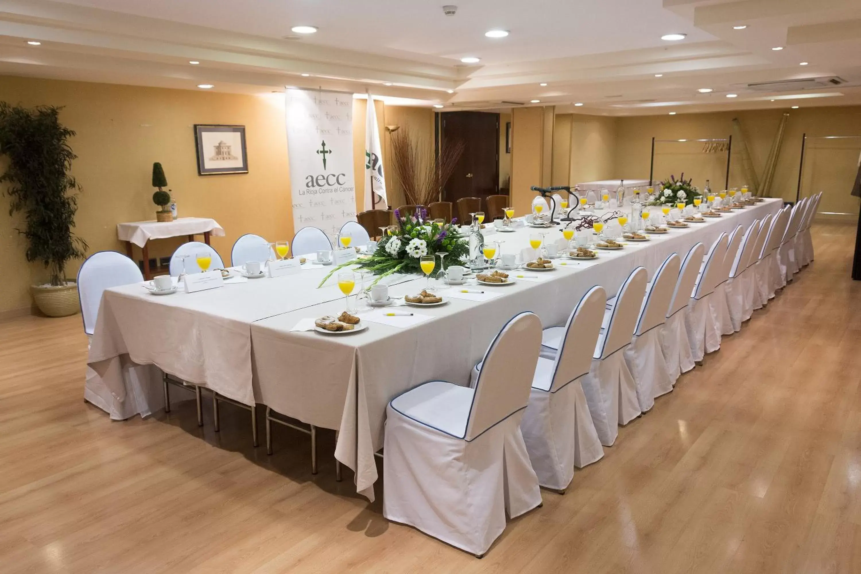 Food and drinks, Banquet Facilities in Hotel Gran Via