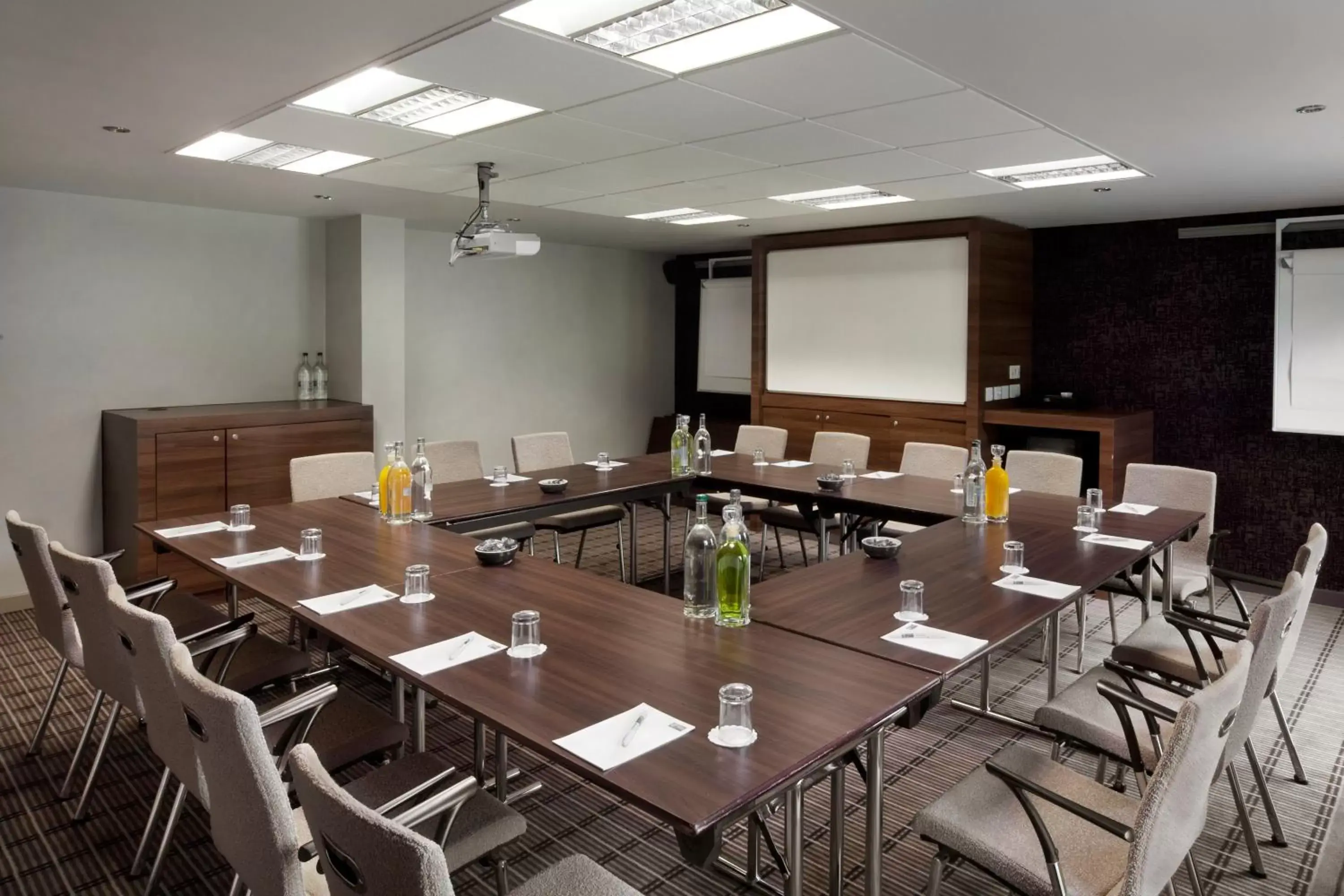 Meeting/conference room in Holiday Inn Express Stirling, an IHG Hotel